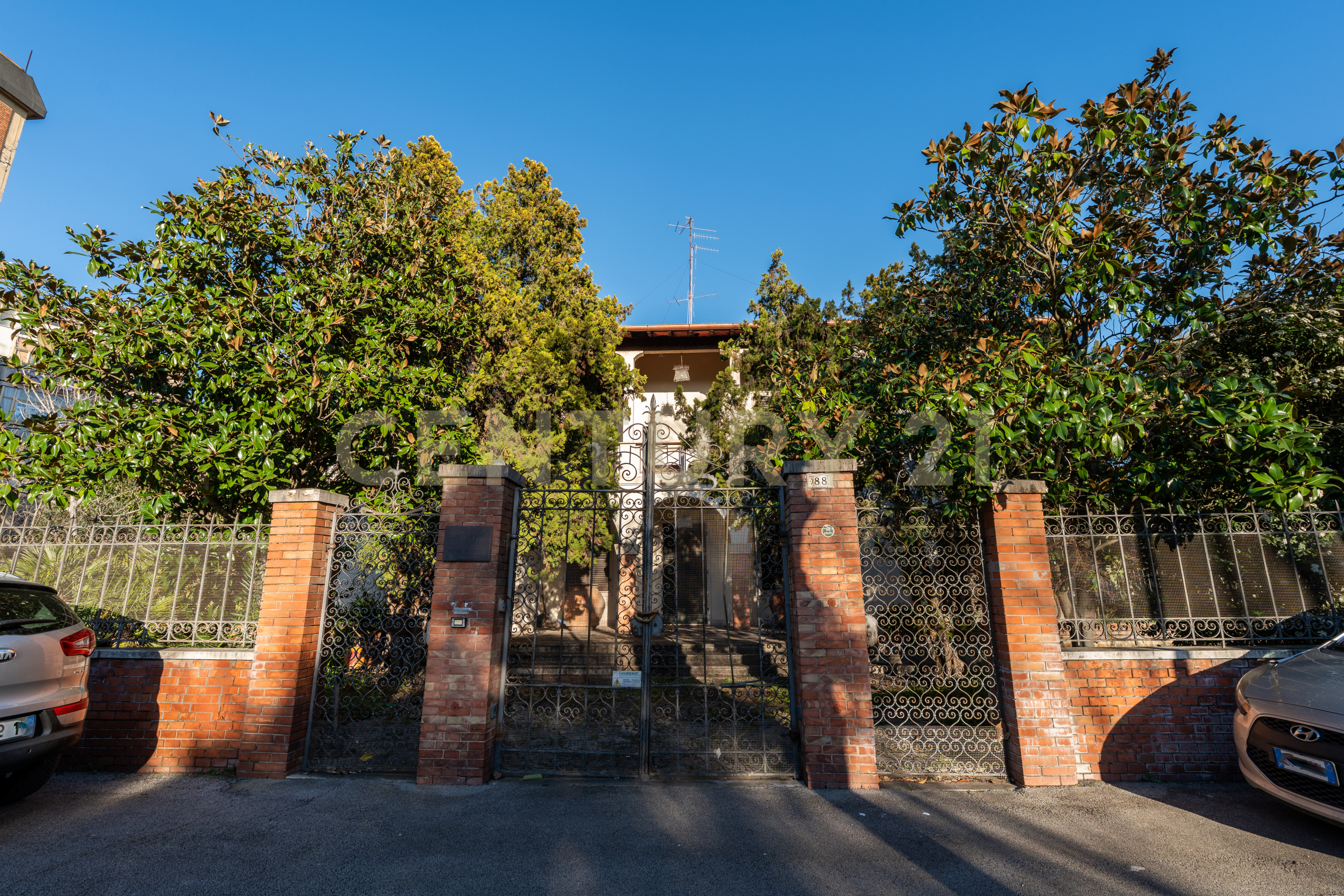 Villa con giardino in via fratelli bandiera, Grosseto