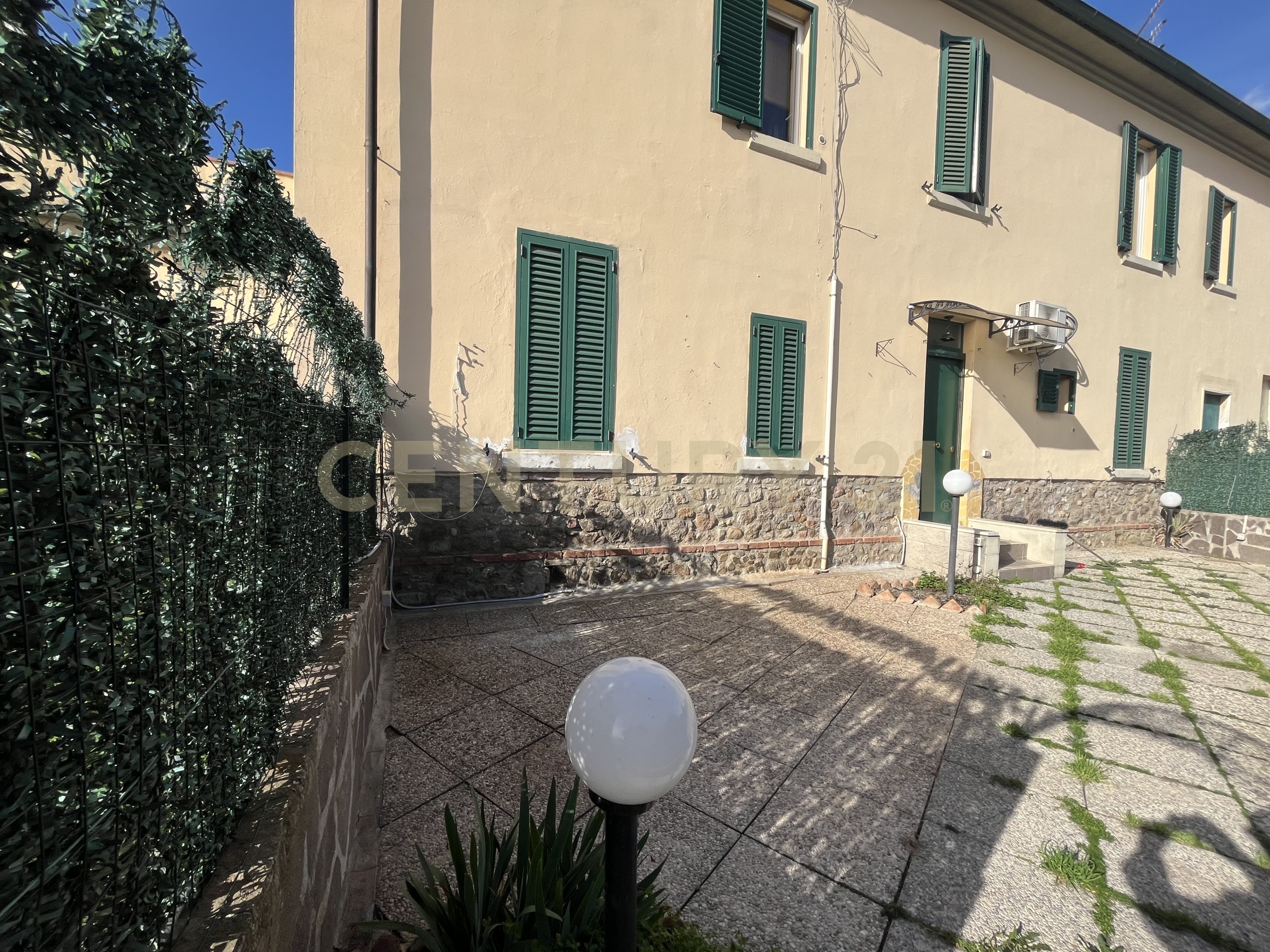 Appartamento con giardino in via della collacchia 10, Roccastrada