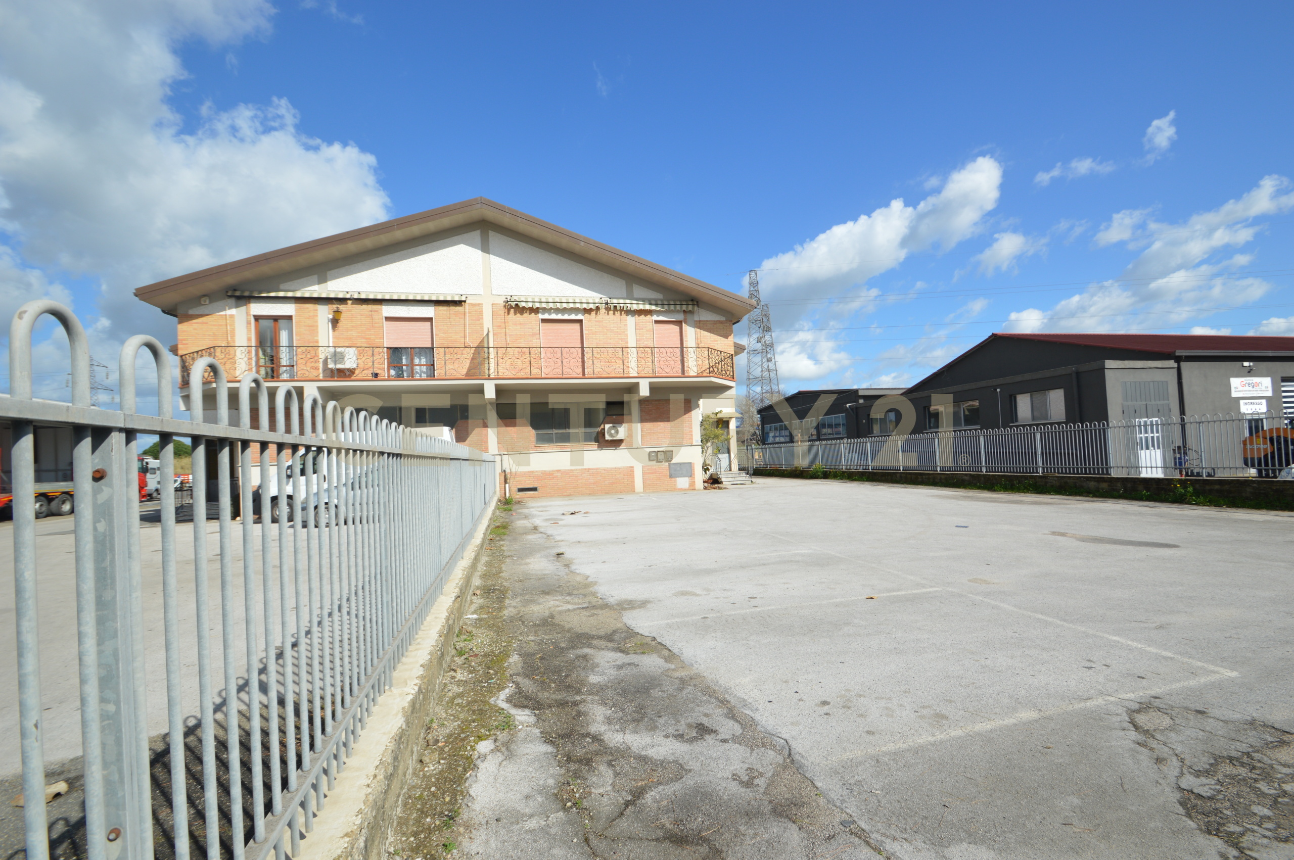 Casa indipendente con terrazzi in via aurelia nord 181, Grosseto