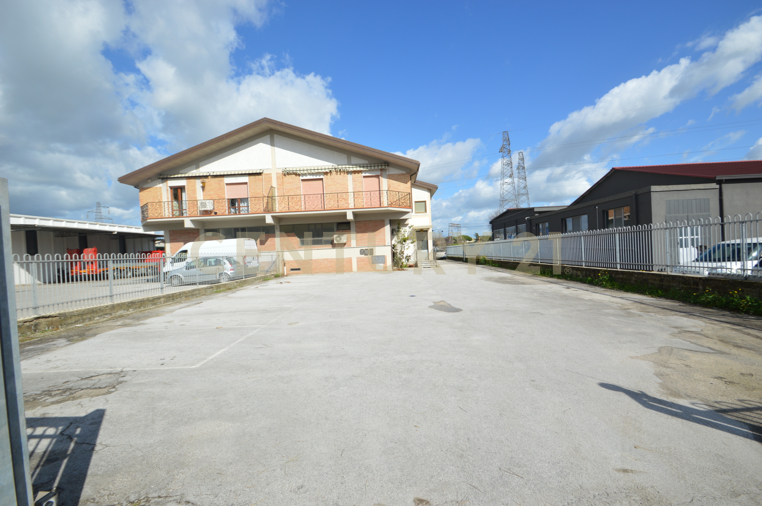 Casa indipendente con terrazzi in via aurelia nord 181, Grosseto