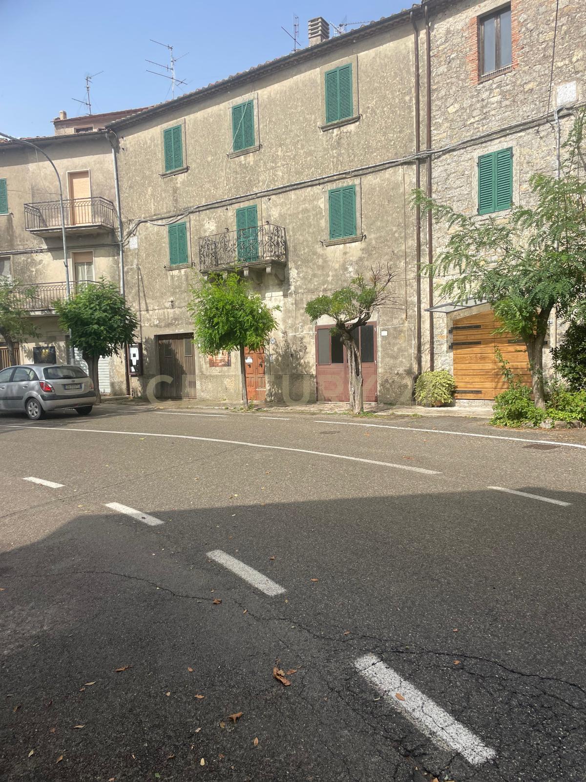 Appartamento con giardino in via firenze 19, Semproniano