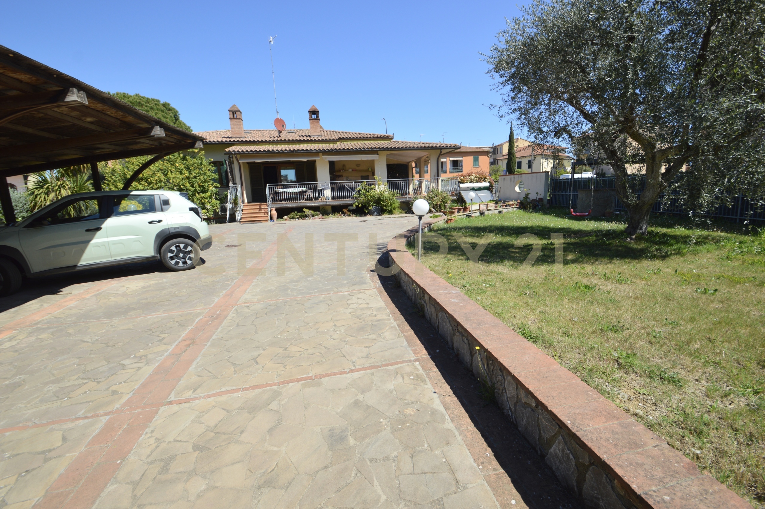 Villa con giardino in via castiglionese 57/b, Grosseto