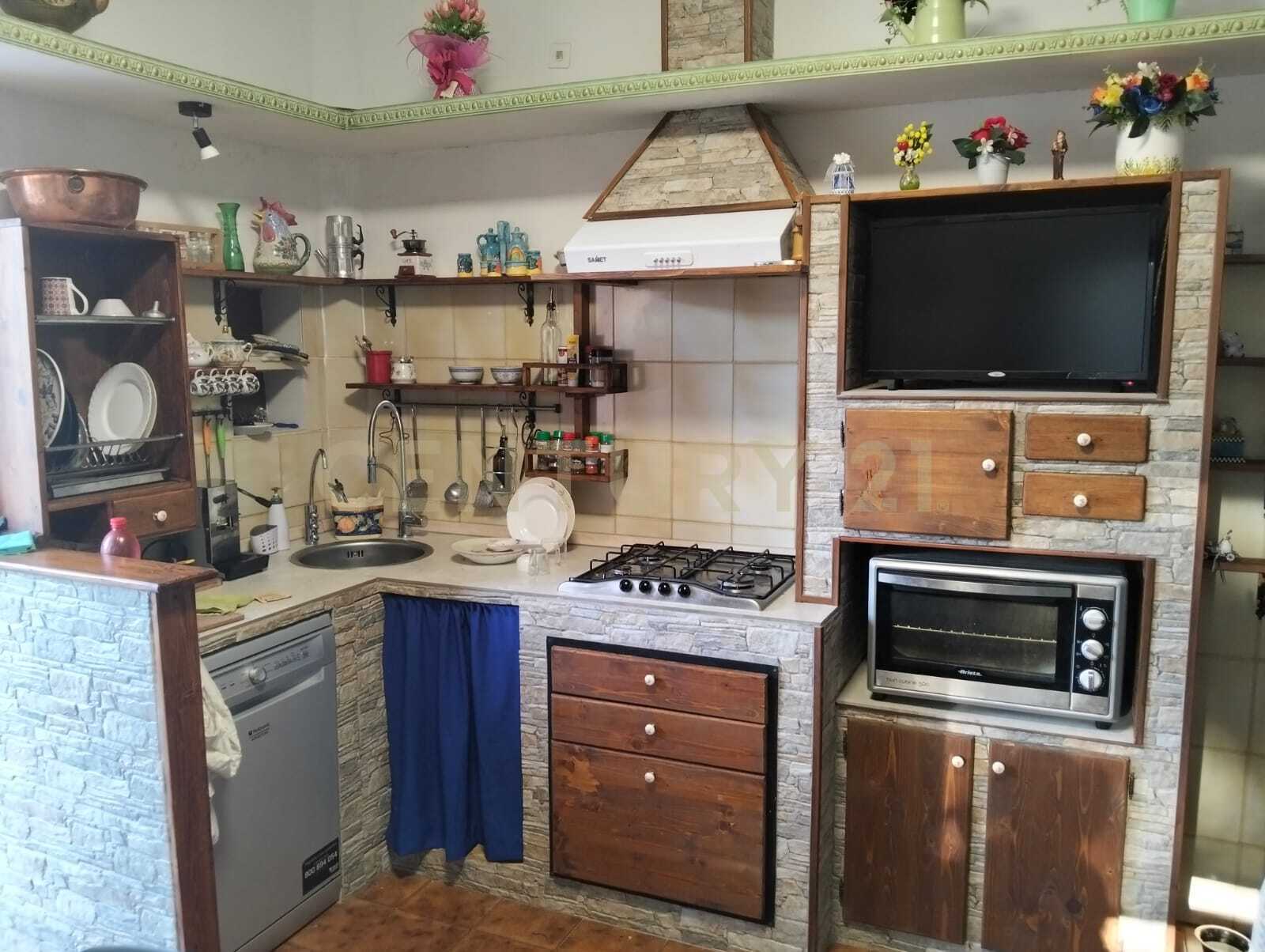 Appartamento con giardino in largo centurie 26, Roccastrada