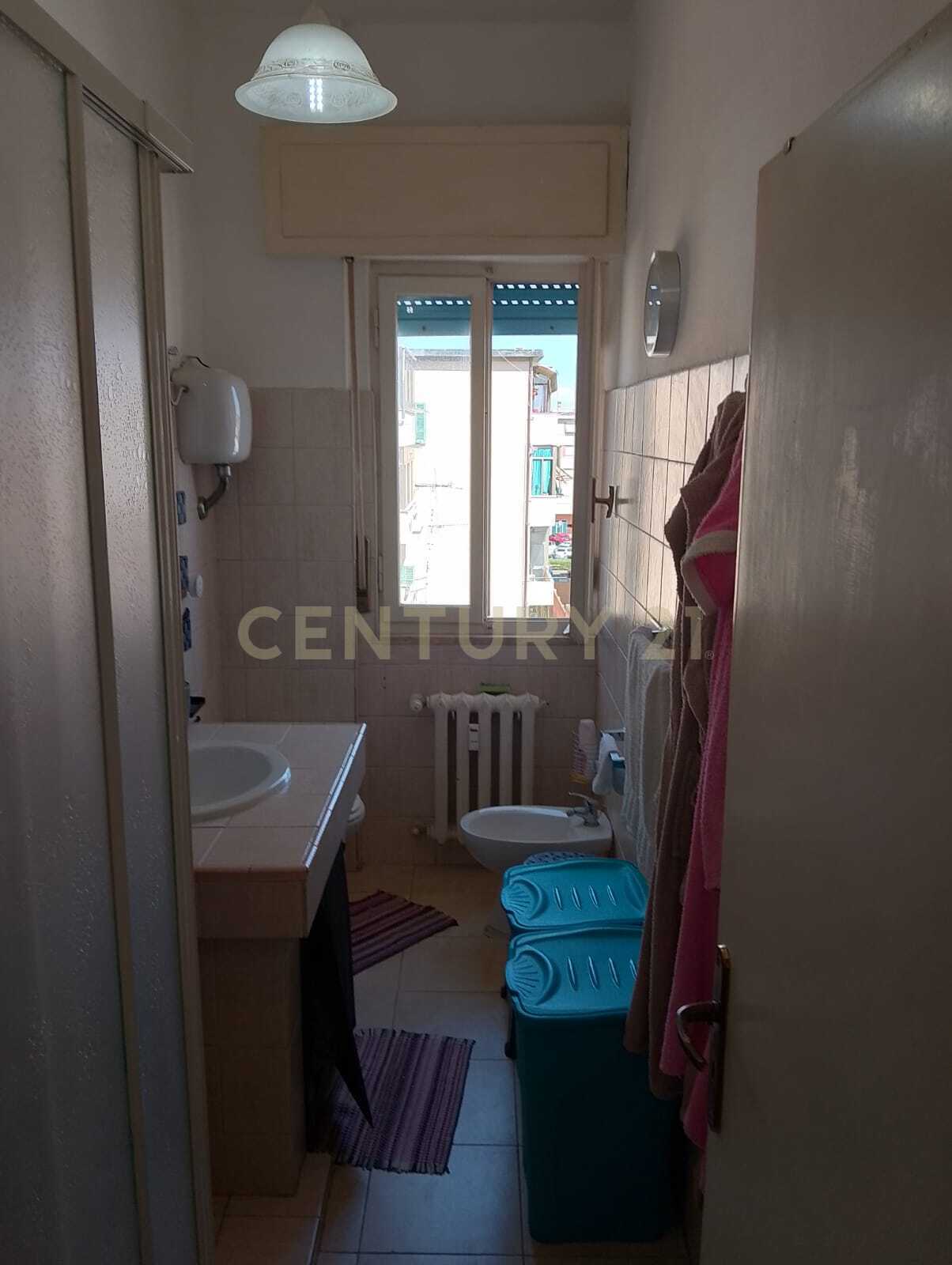 Bilocale da ristrutturare in via benedetto croce, Piombino