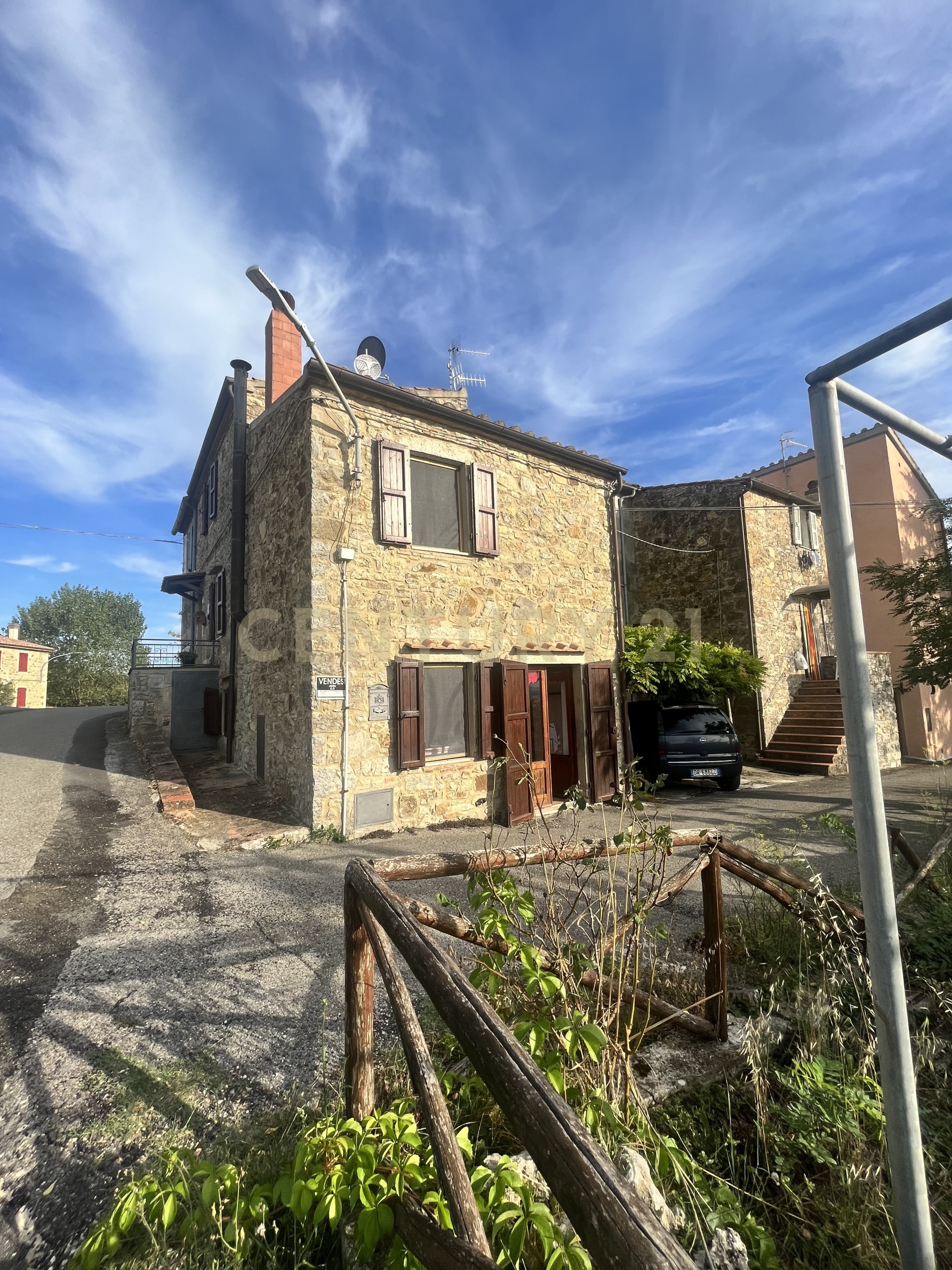 Casa indipendente con giardino in via g. matteotti, Semproniano