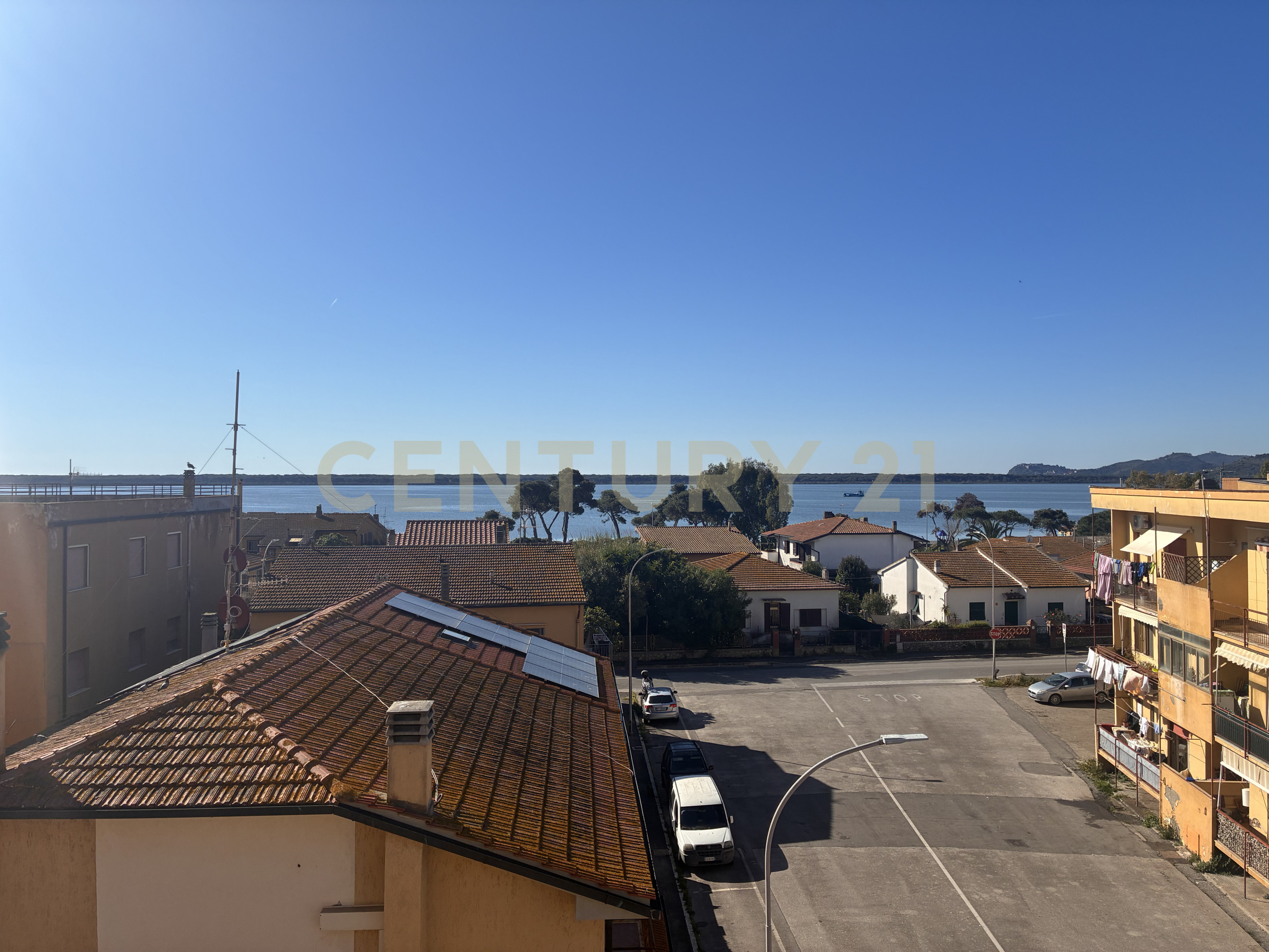 Quadrilocale con terrazzo in via pola, Orbetello