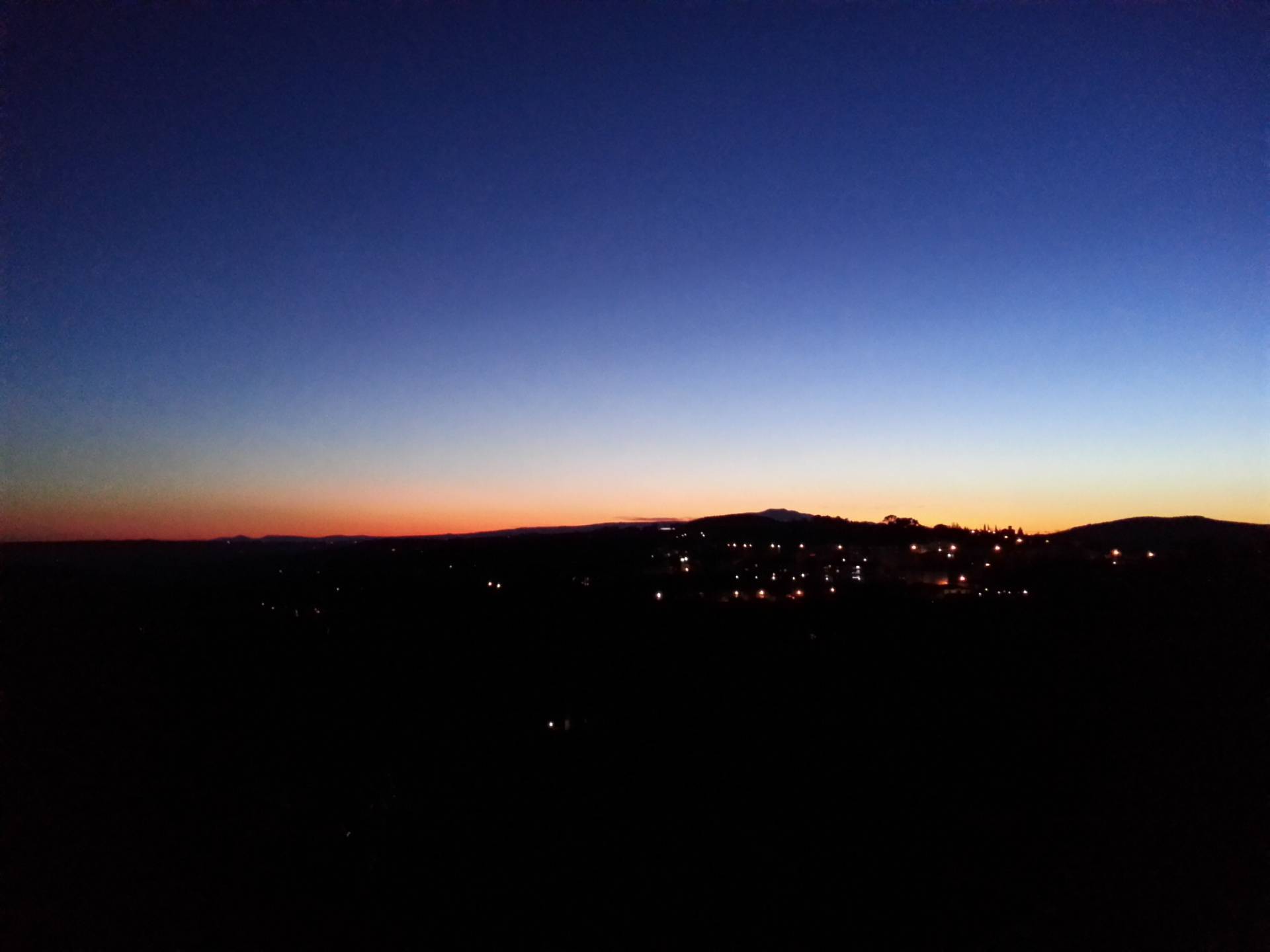 Locale commerciale in affitto a Amelia