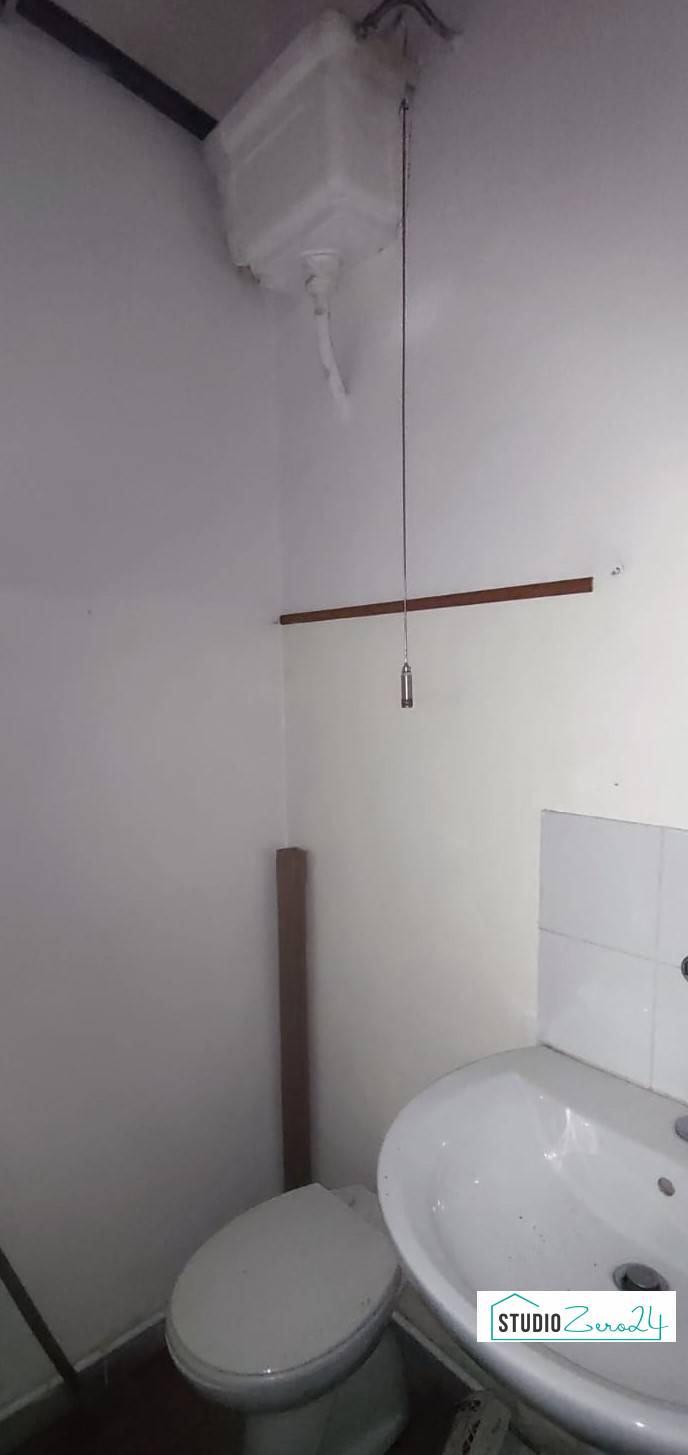 Locale commerciale in affitto a Amelia