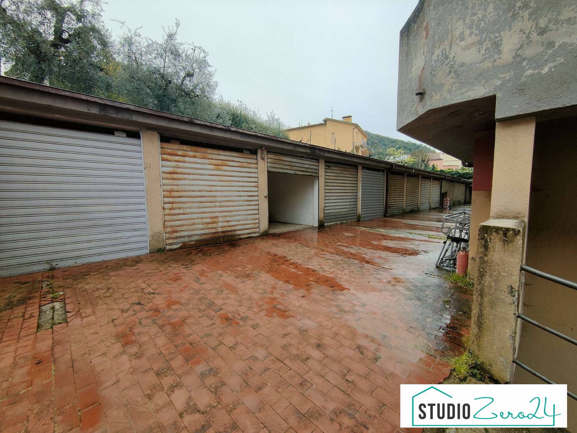 Box o garage in vendita a Amelia