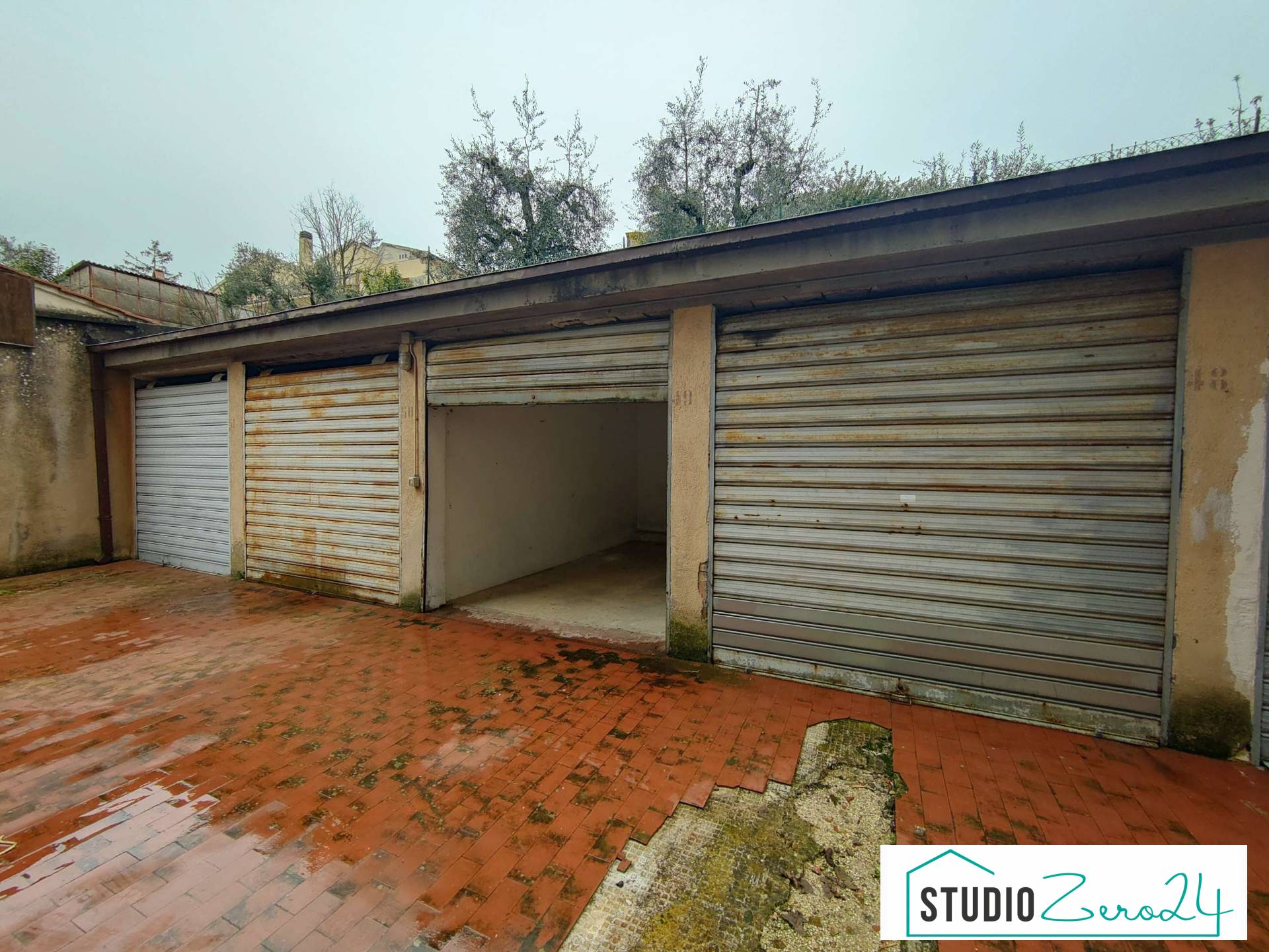 Box o garage in vendita a Amelia