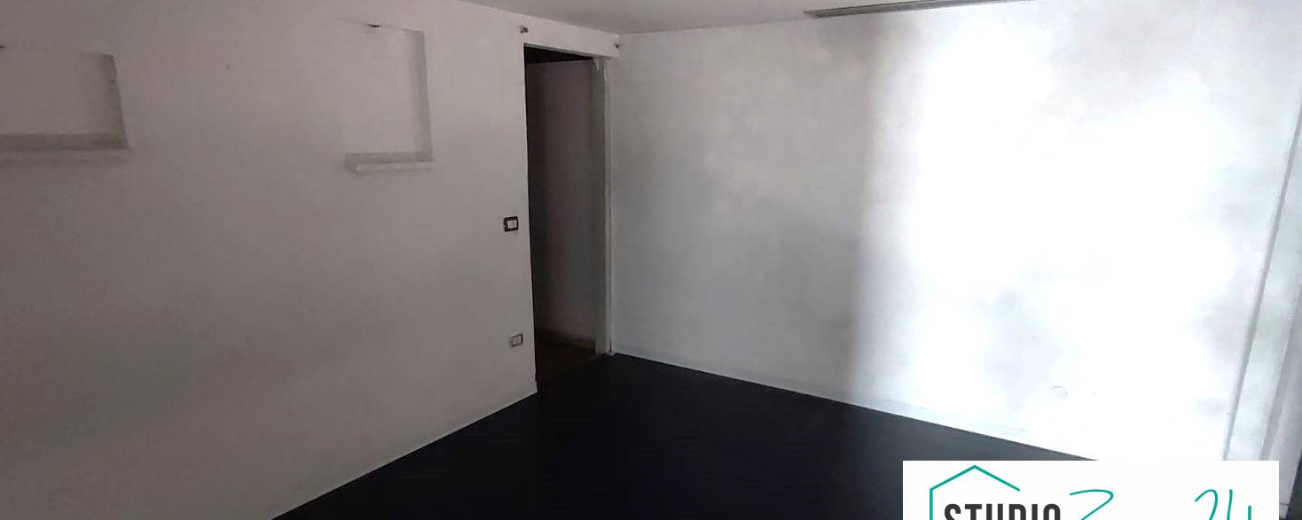 Locale commerciale in affitto a Amelia