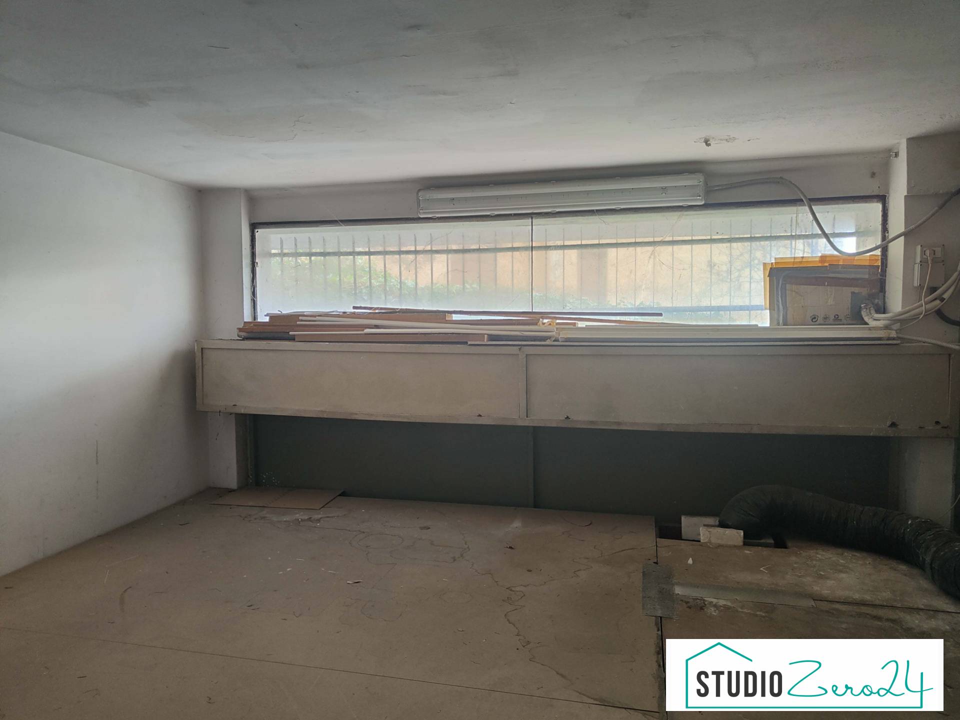 Locale commerciale in affitto a Amelia