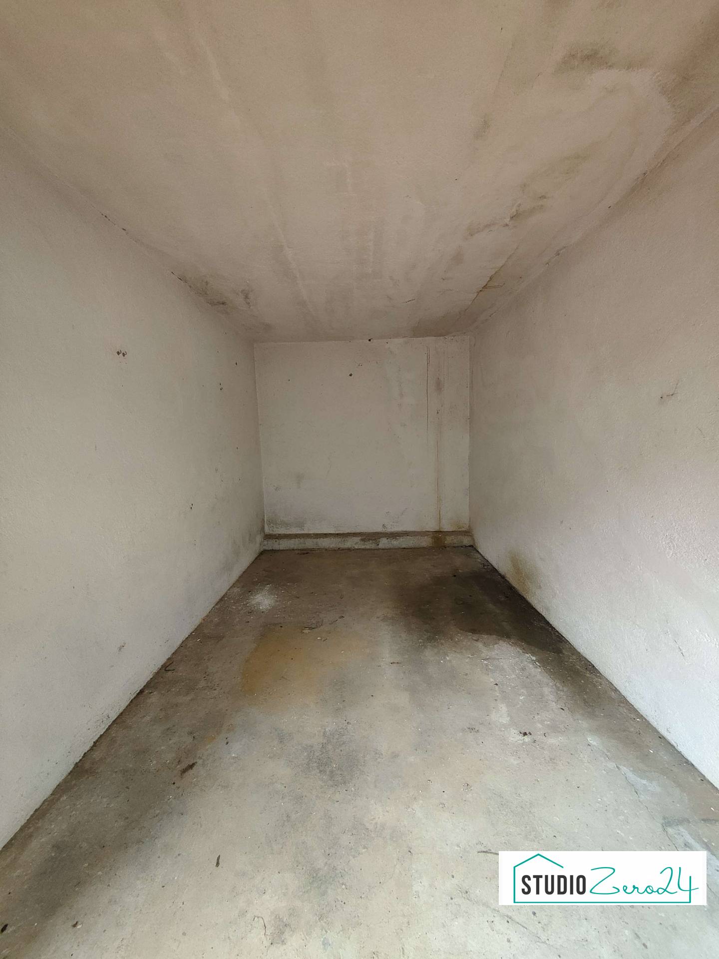 Box o garage in vendita a Amelia