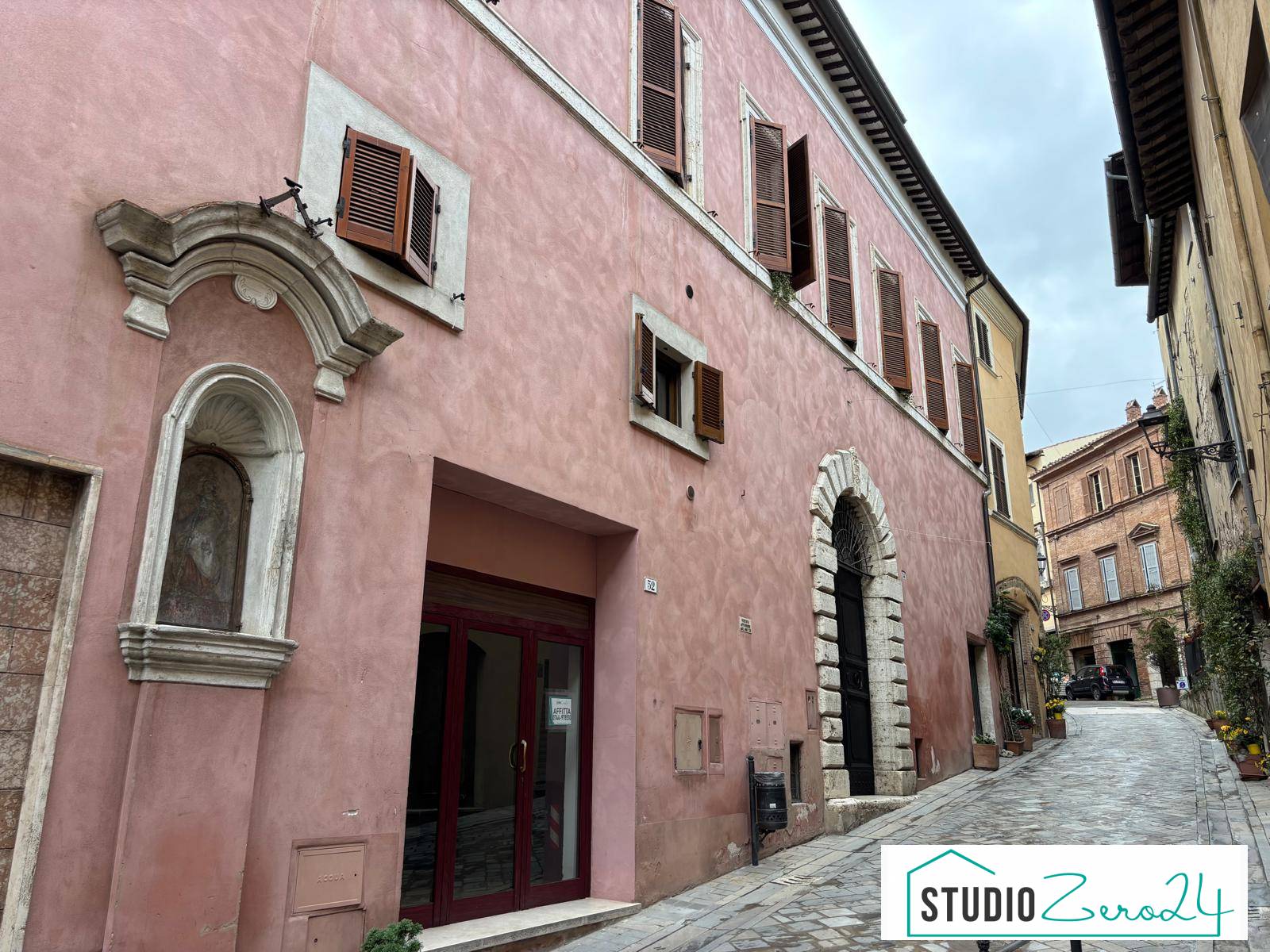 Locale commerciale in affitto a Amelia