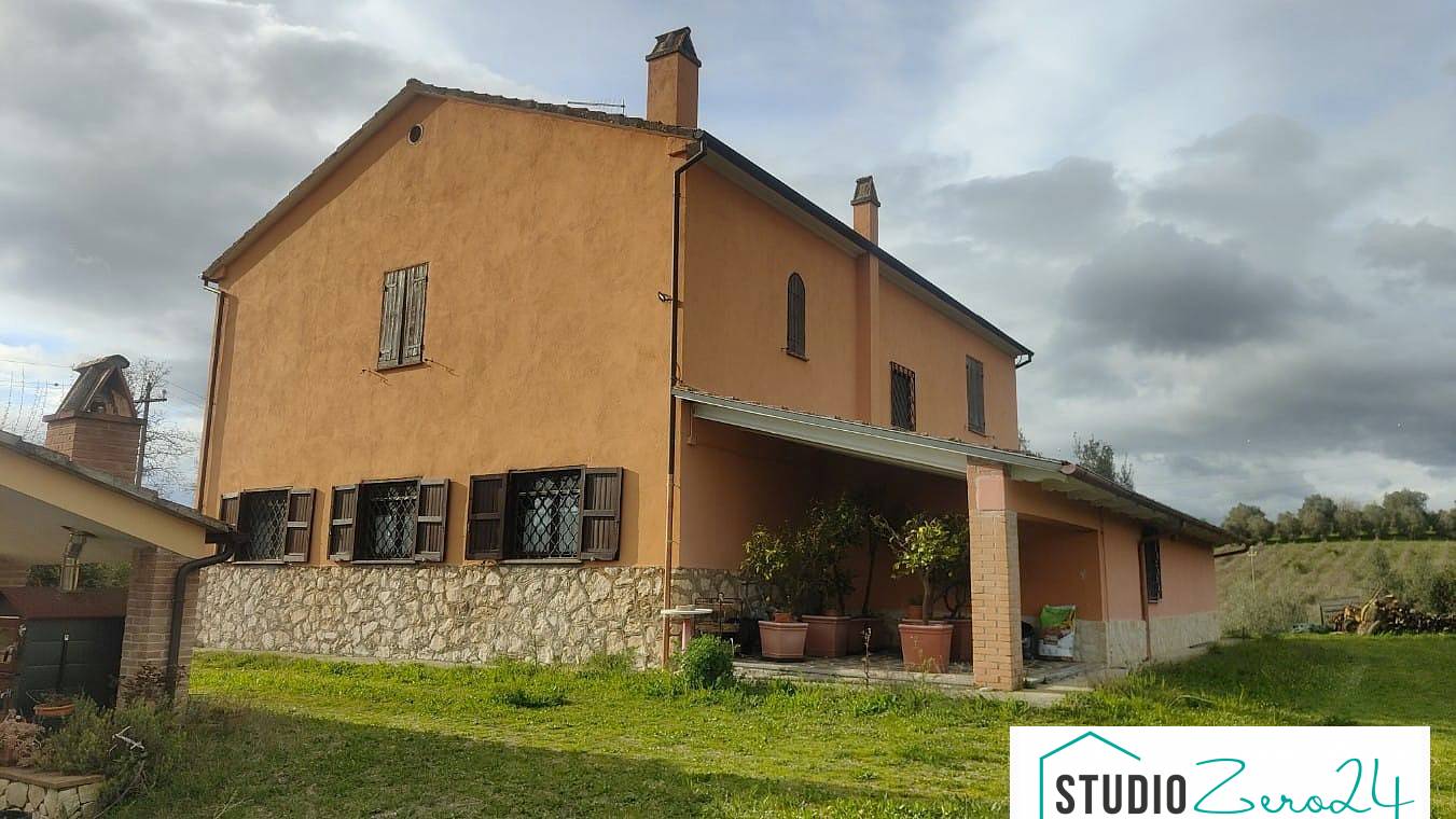 Casale in vendita a Attigliano