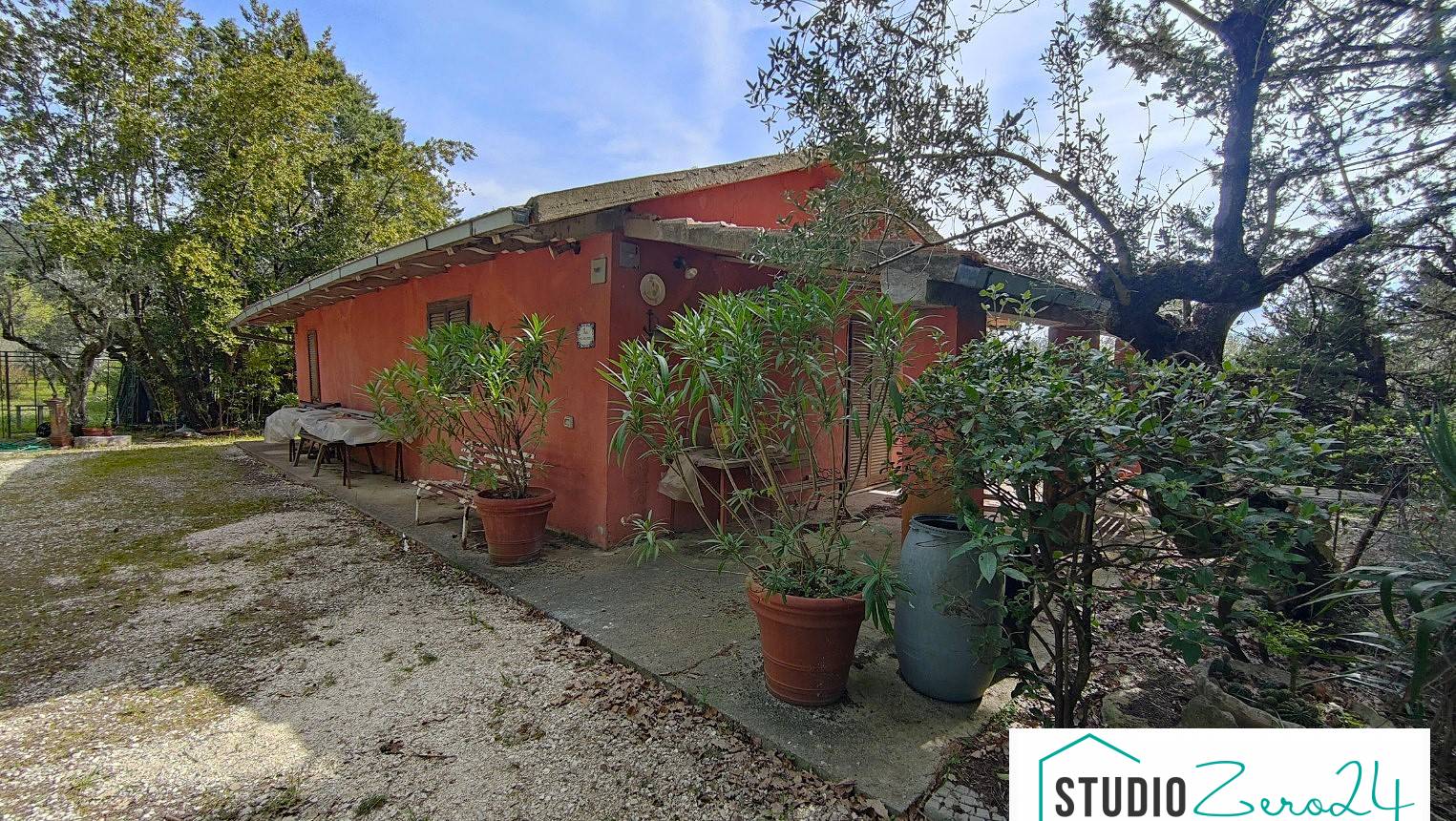 Casa singola in vendita a Amelia