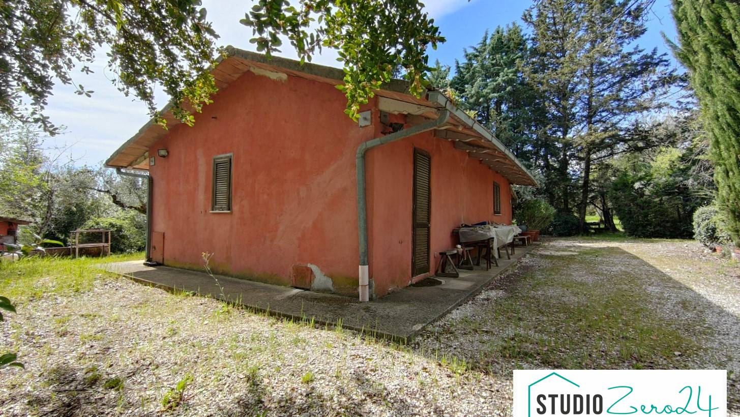 Casa singola in vendita a Amelia