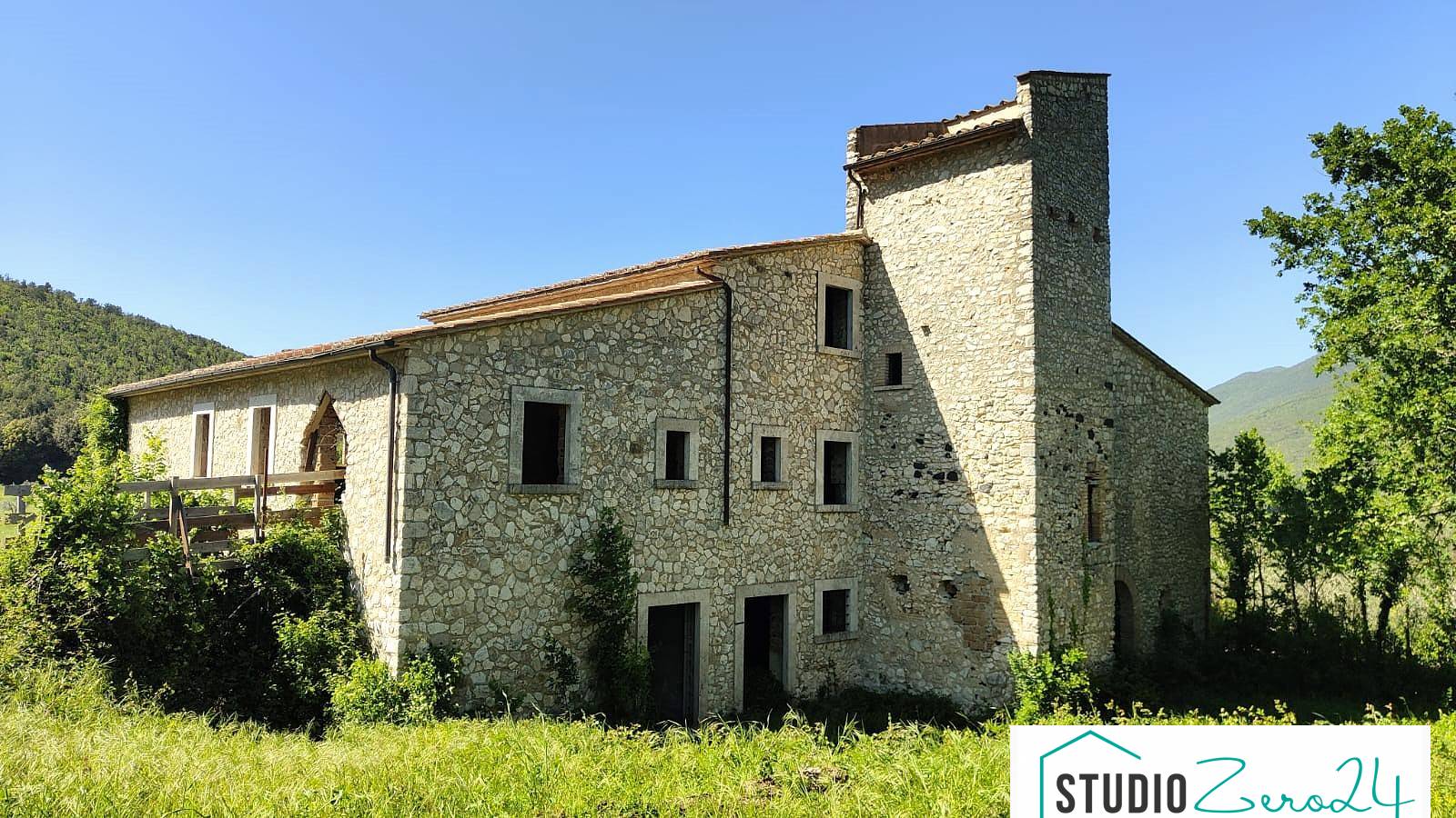 Casale in vendita a Guardea