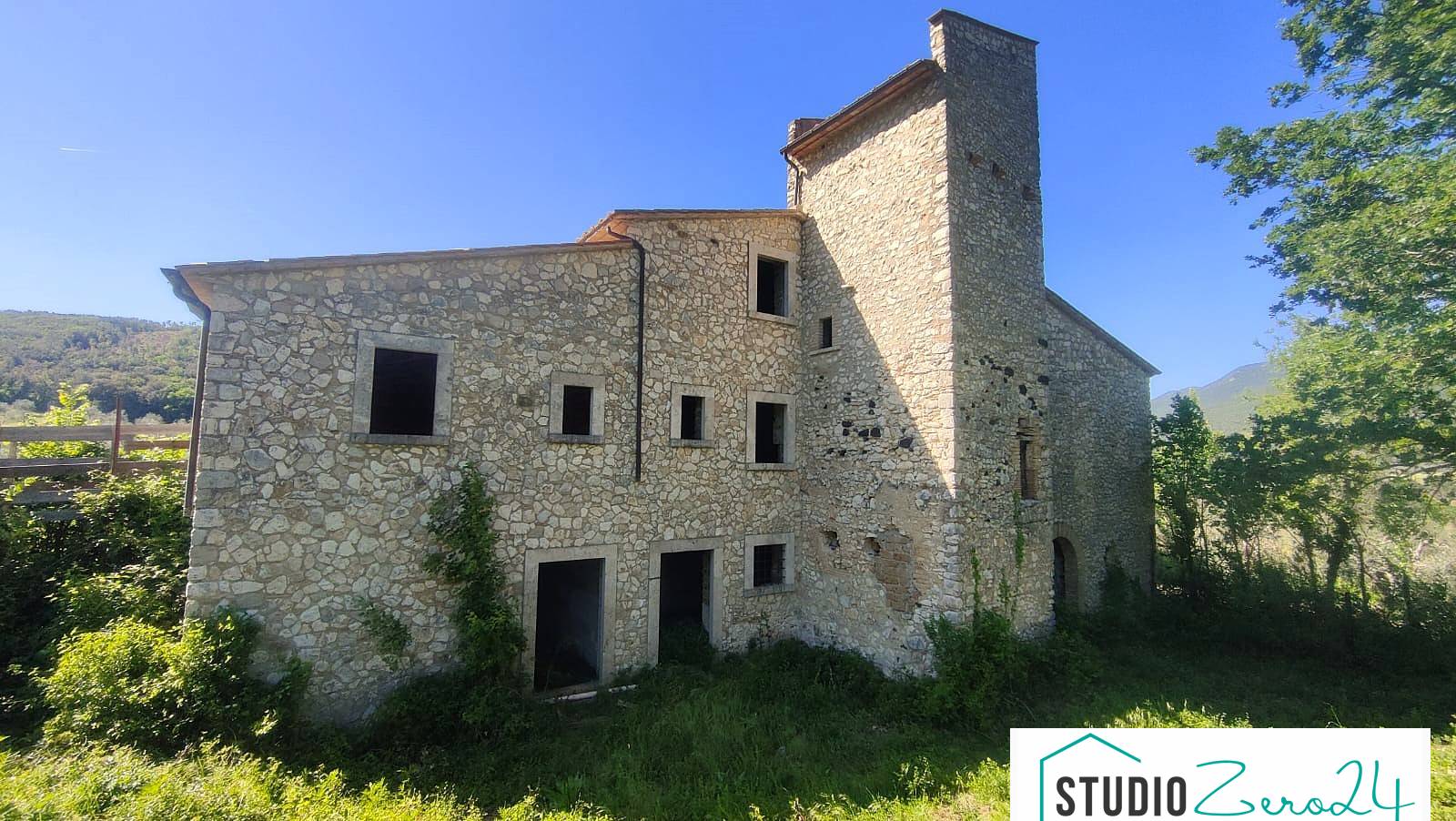 Casale in vendita a Guardea