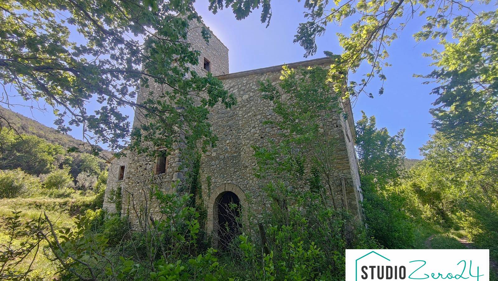 Casale in vendita a Guardea