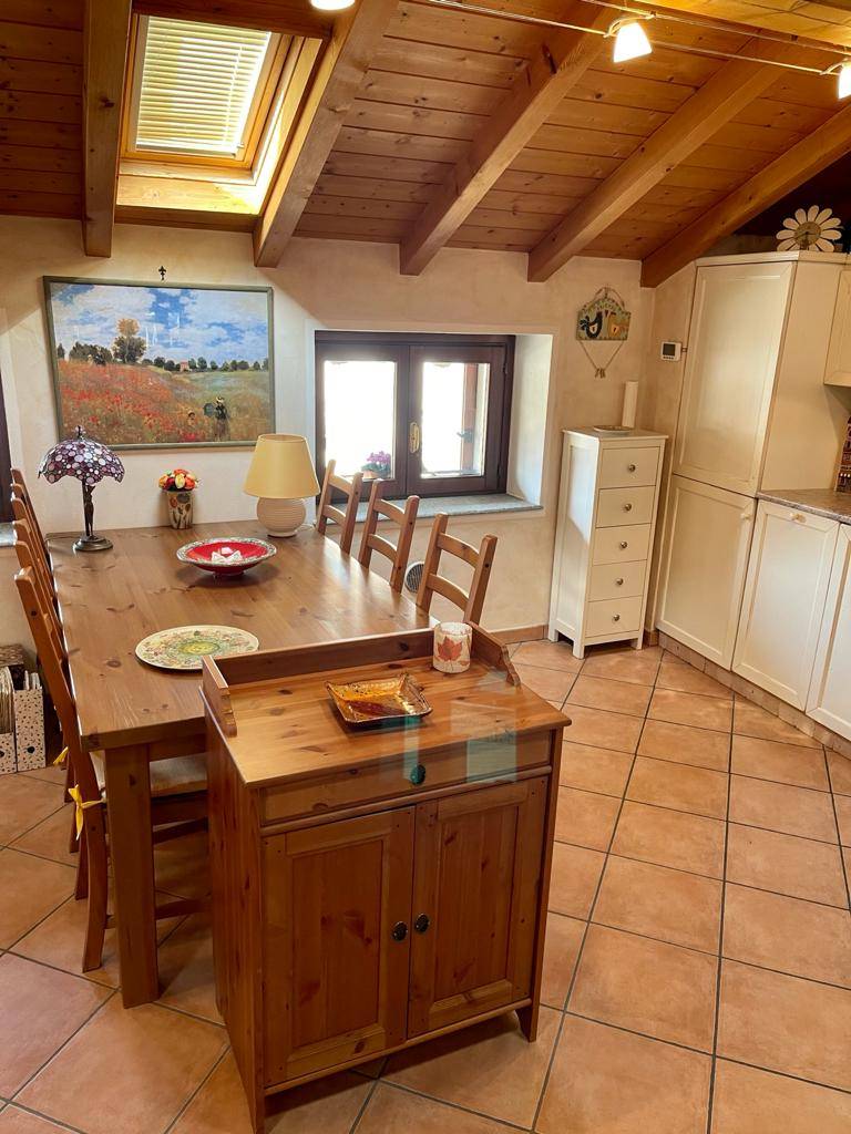 Appartamento in vendita a Gavirate