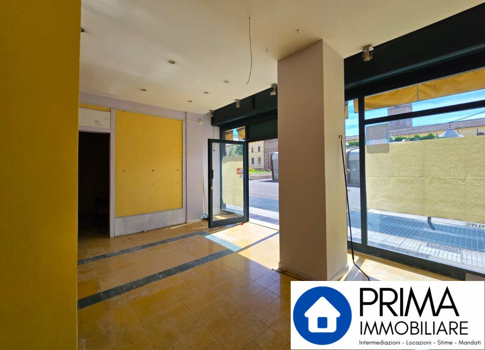 Locale commerciale in vendita a Terni