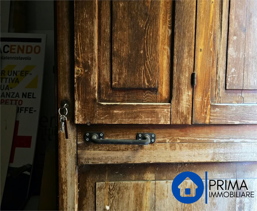Locale commerciale in vendita a Terni