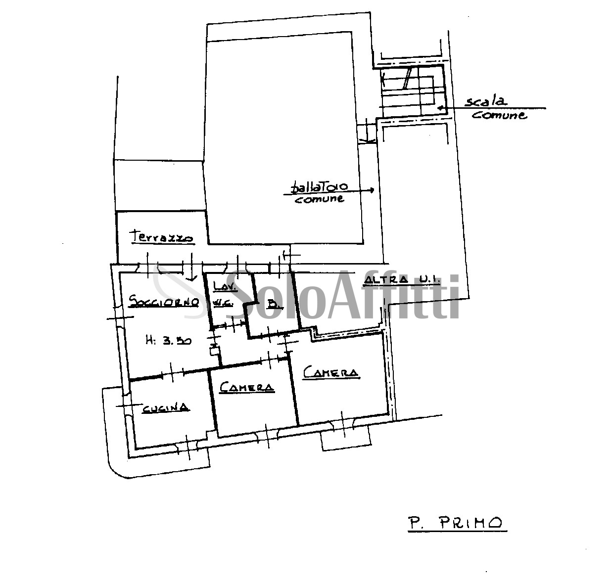 Trilocale ristrutturato, Carnago centro