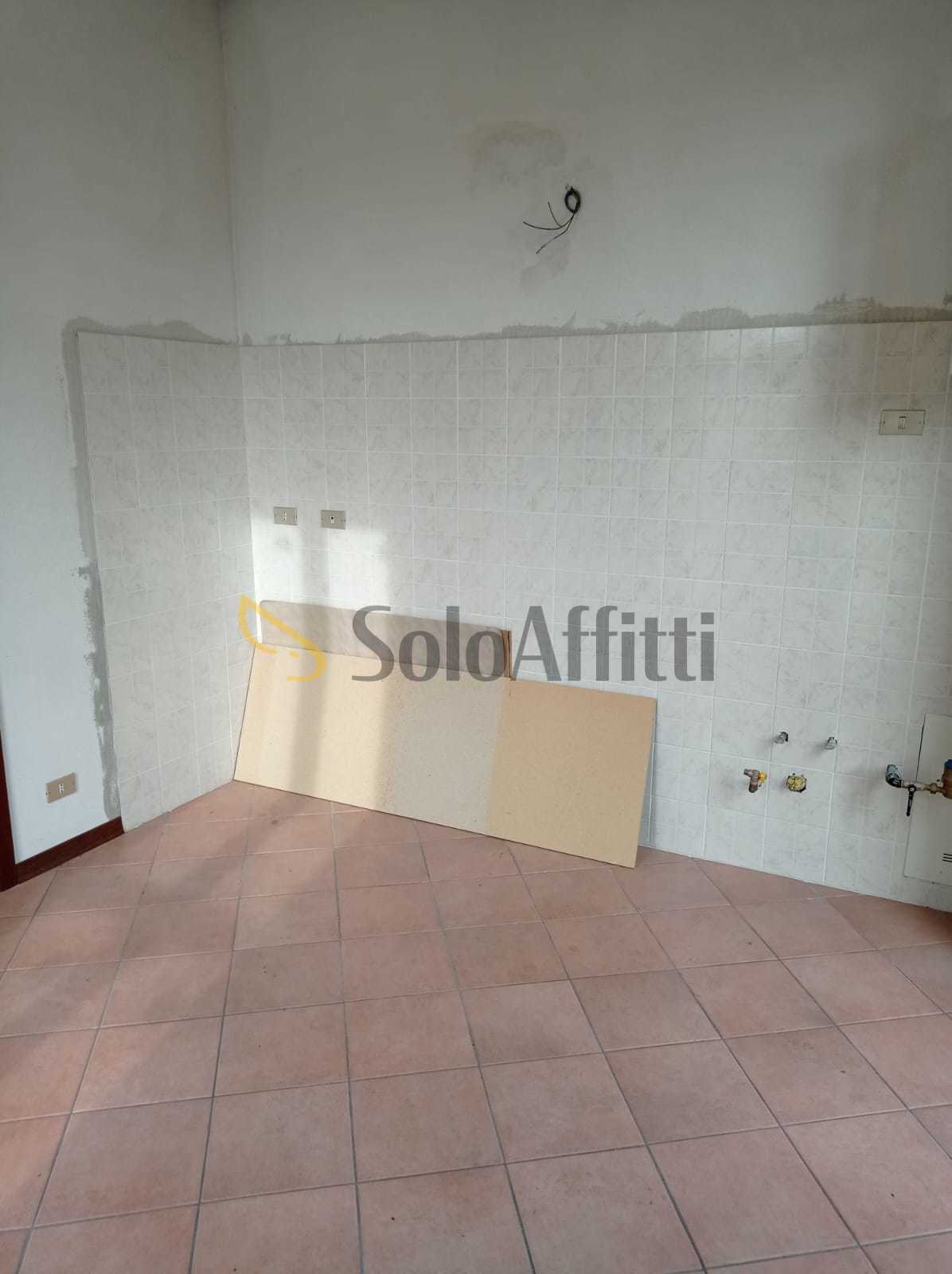 Trilocale ristrutturato, Carnago centro