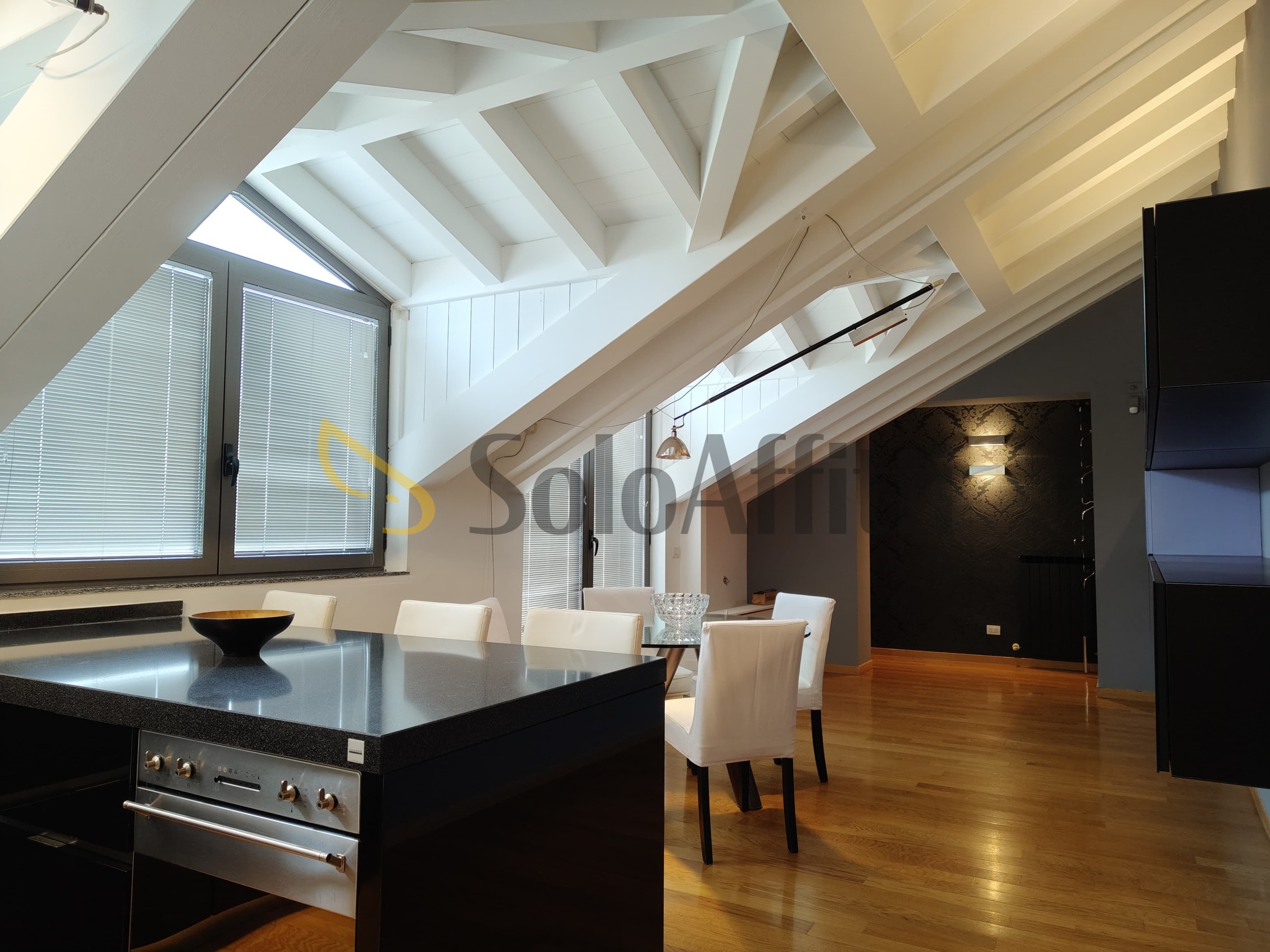 Bilocale con terrazzo, Gallarate centro storico