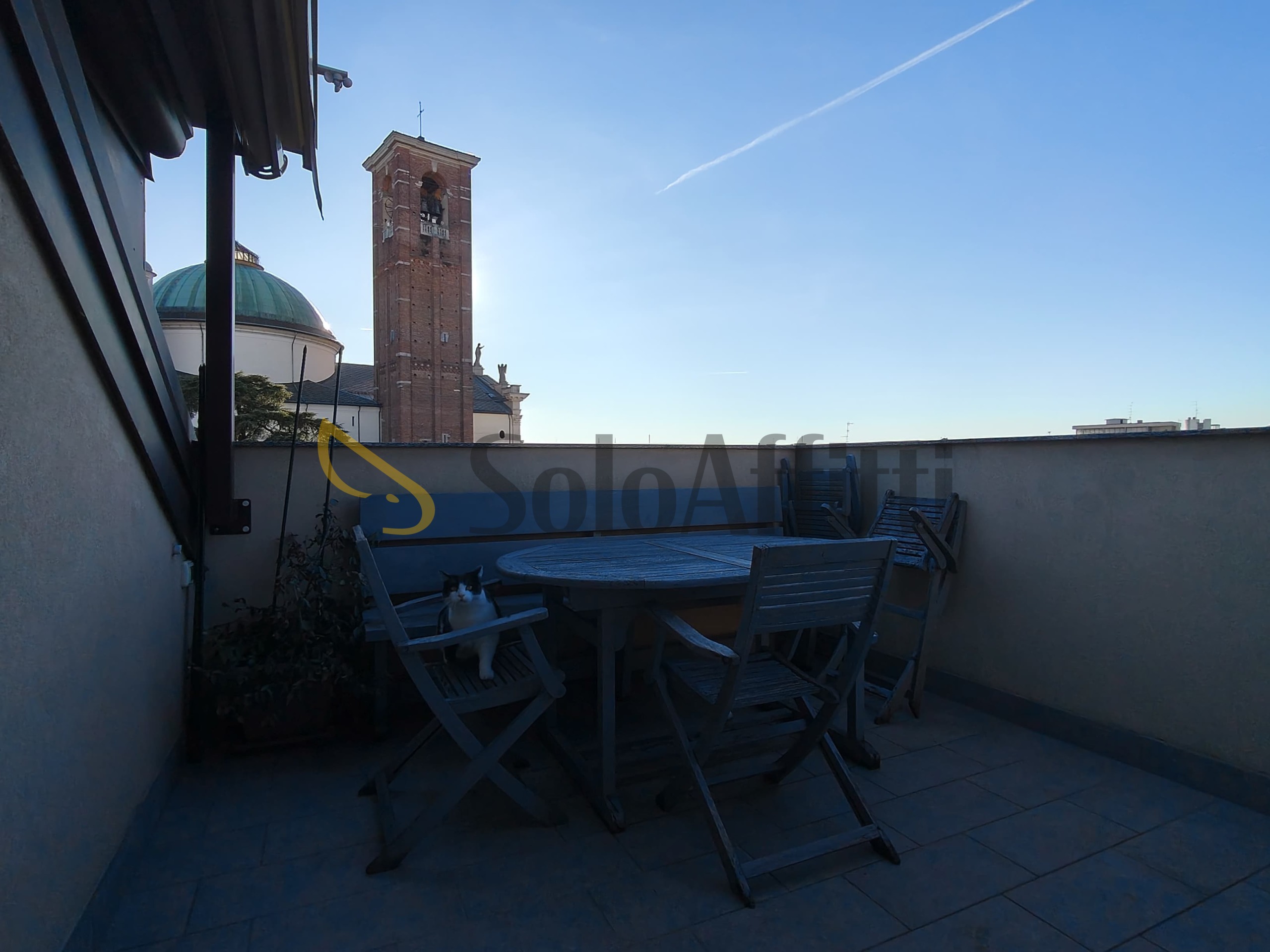 Bilocale con terrazzo, Gallarate centro storico