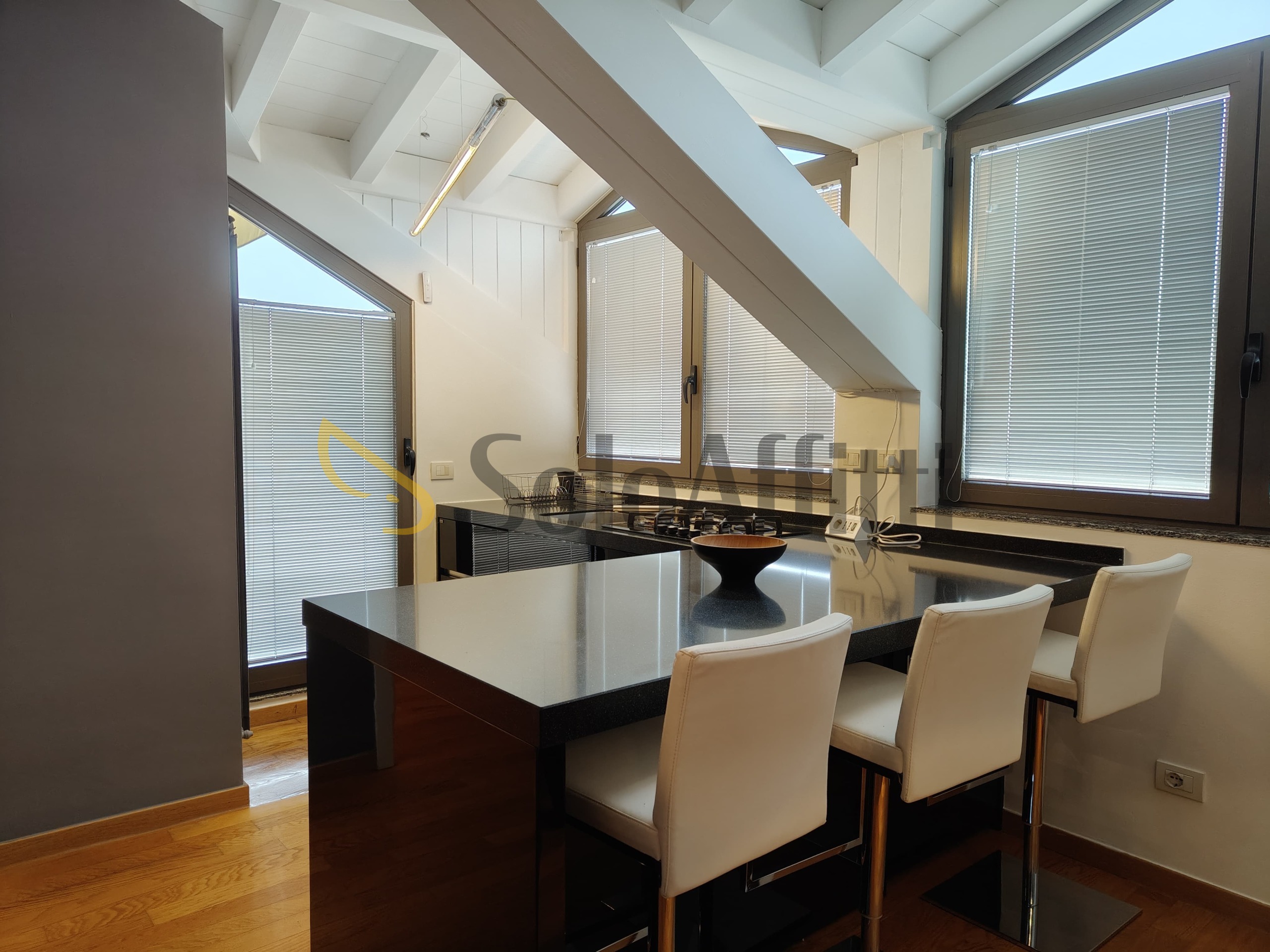 Bilocale con terrazzo, Gallarate centro storico