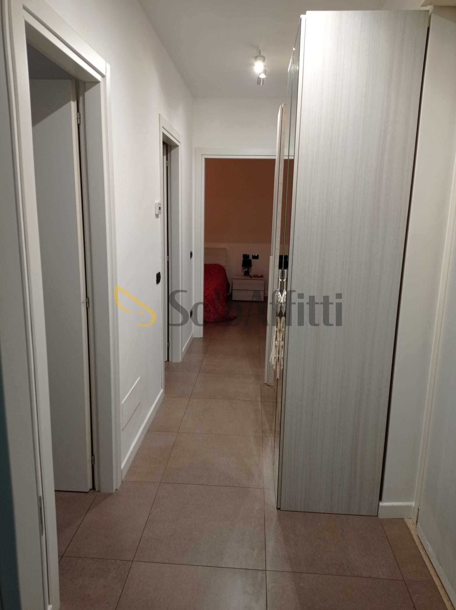 Trilocale con box, Gallarate centro