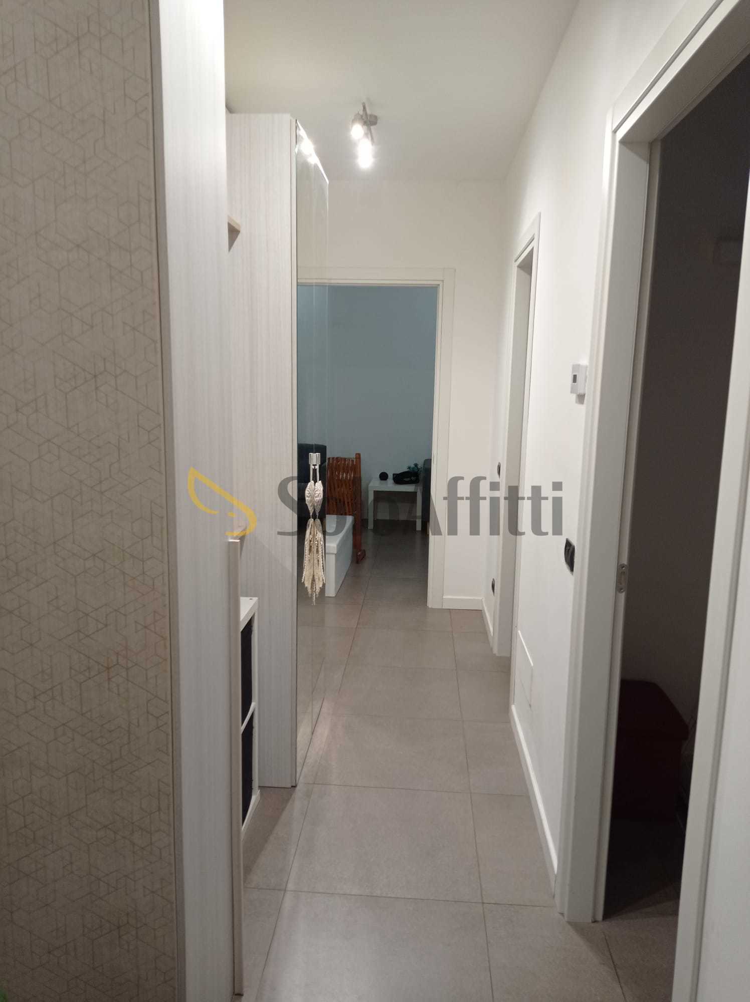 Trilocale con box, Gallarate centro