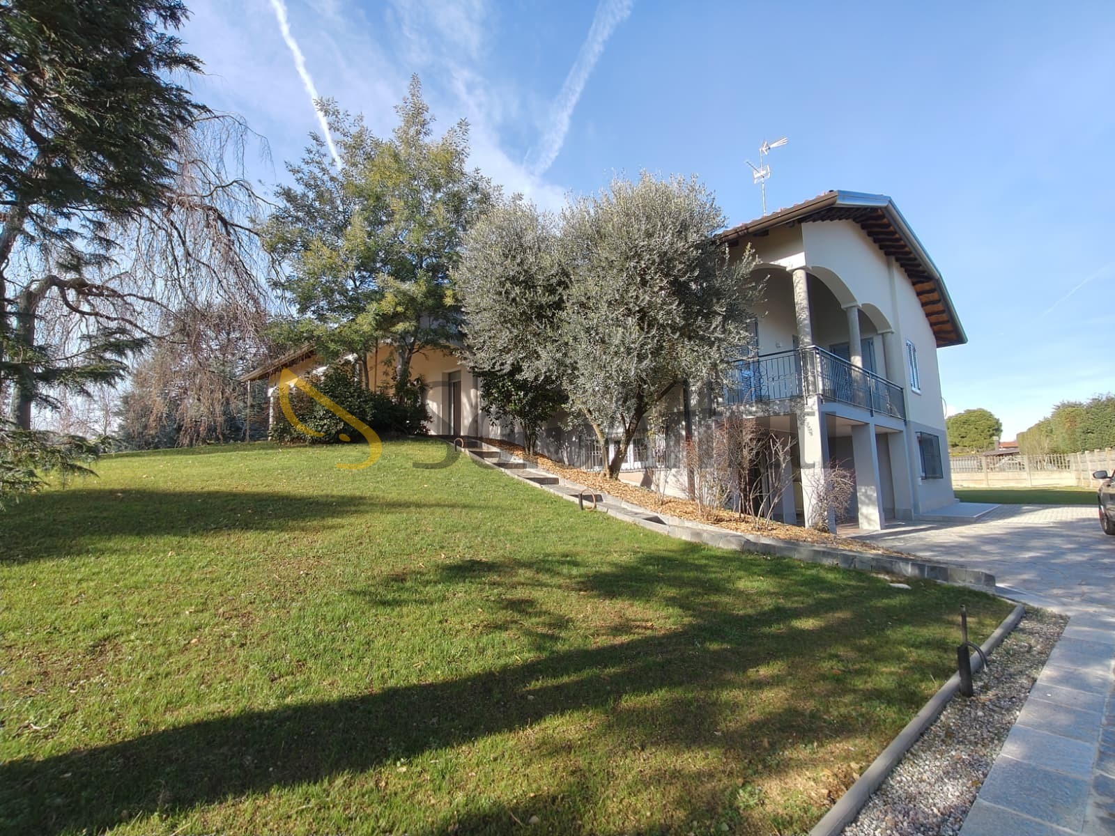 Villa con giardino a Marnate