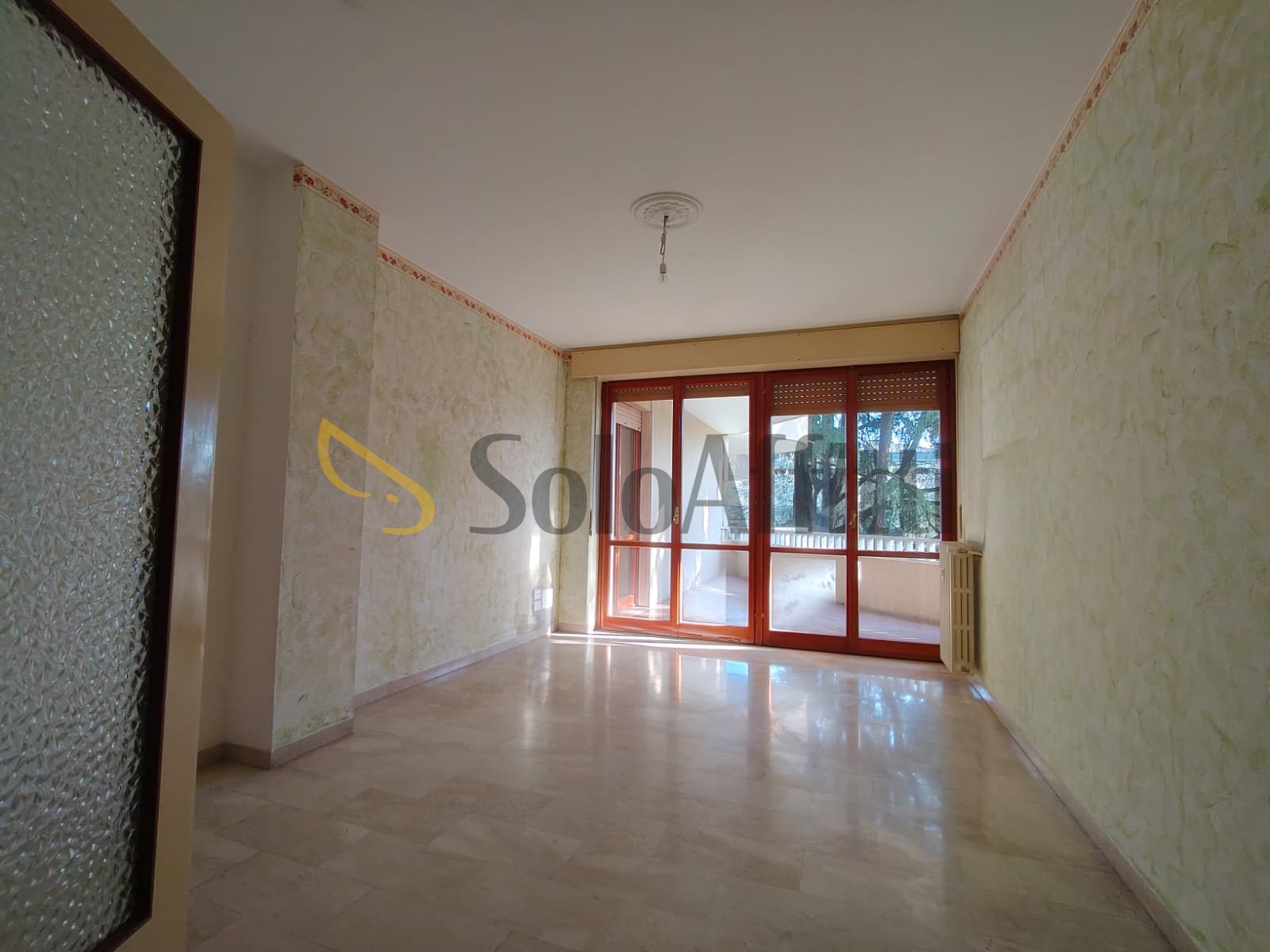 Trilocale con terrazzo, Gallarate via carlo no�