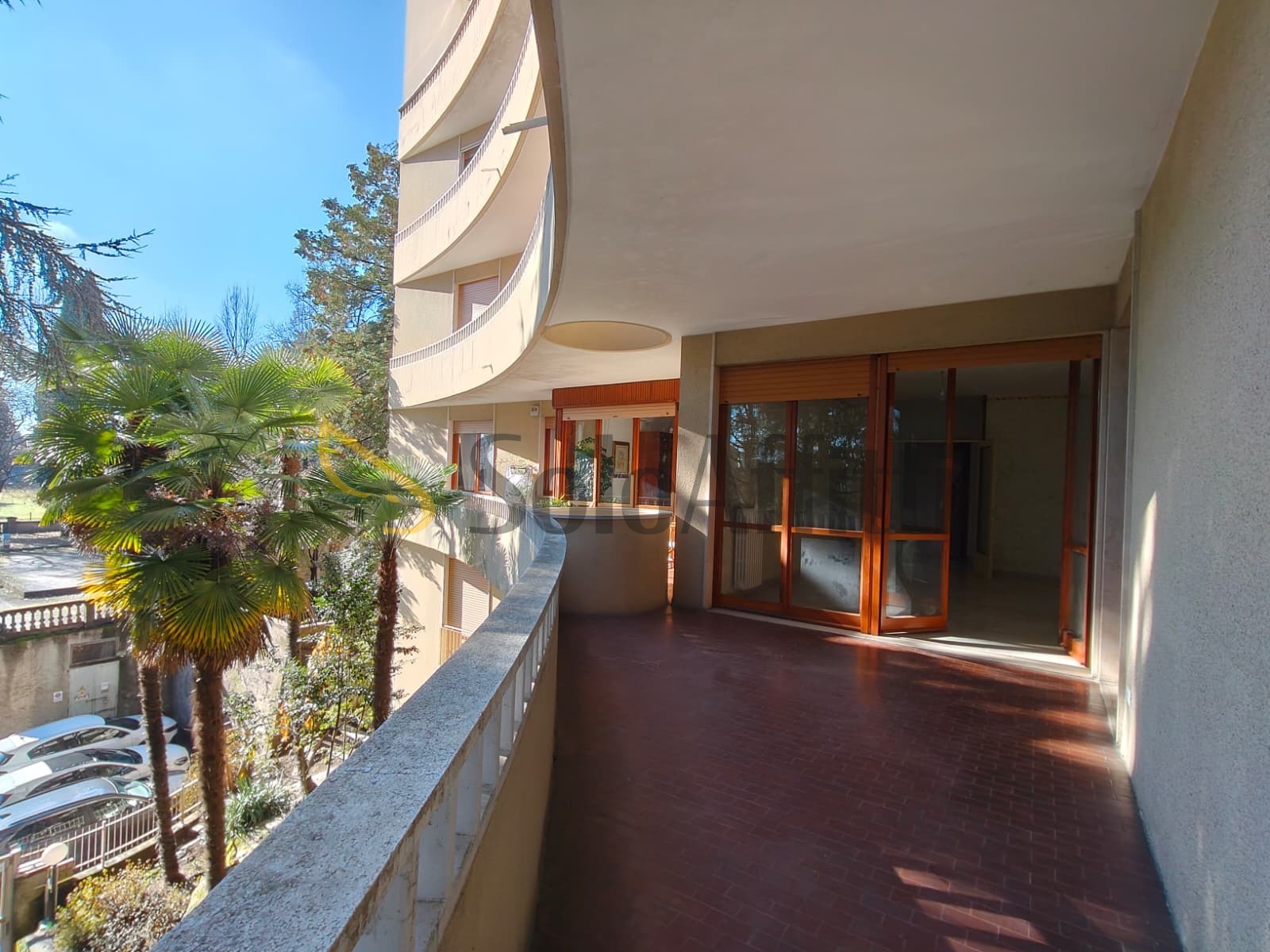 Trilocale con terrazzo, Gallarate via carlo no�