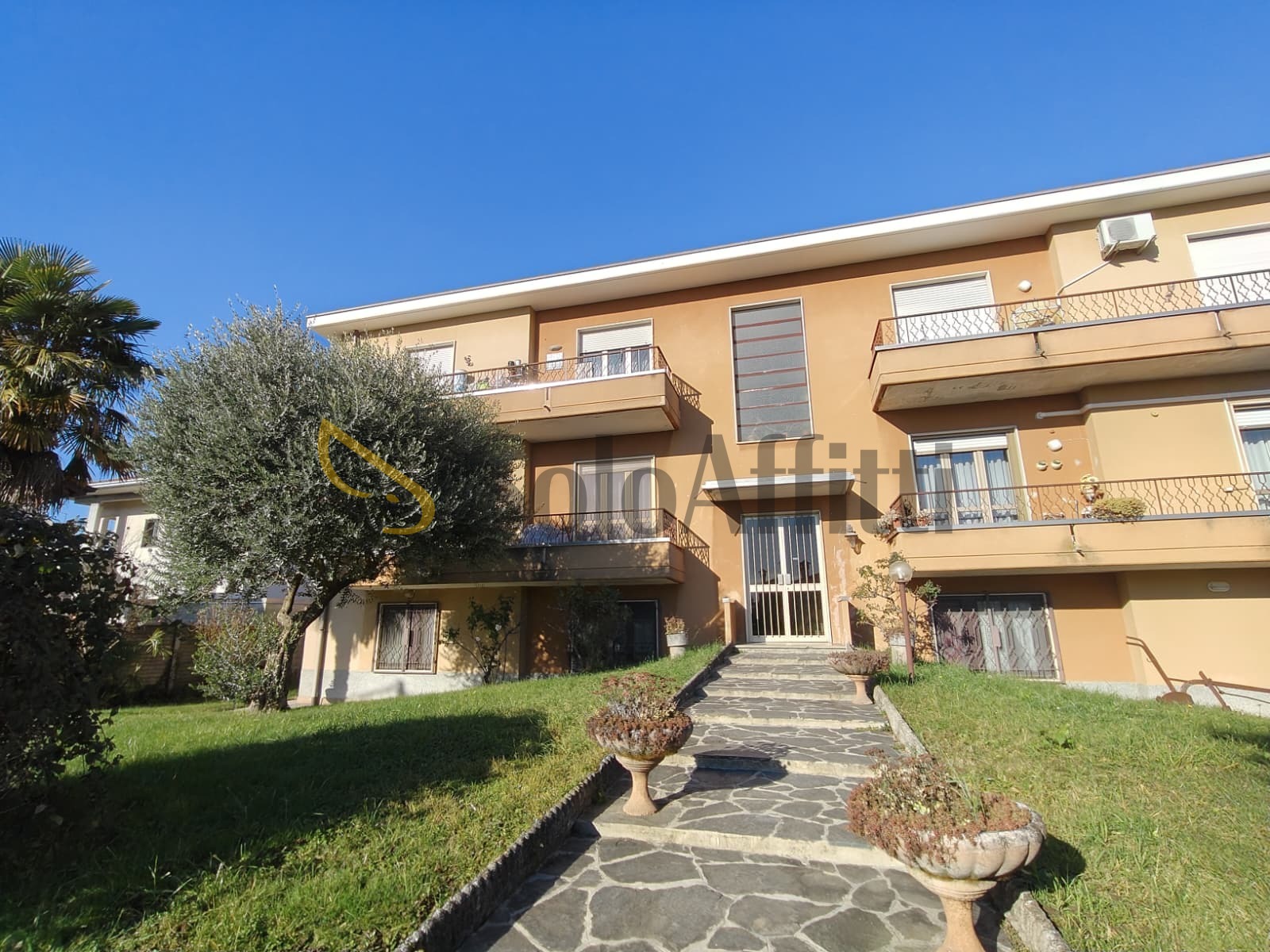 Trilocale in affitto a Cassano Magnago