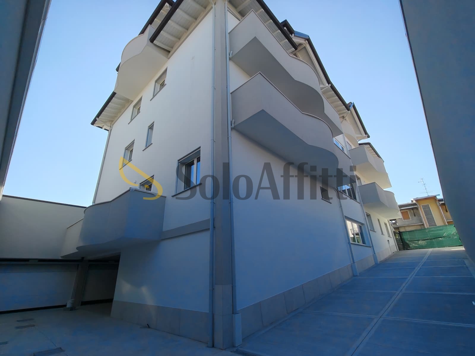 Trilocale con box a Magnago