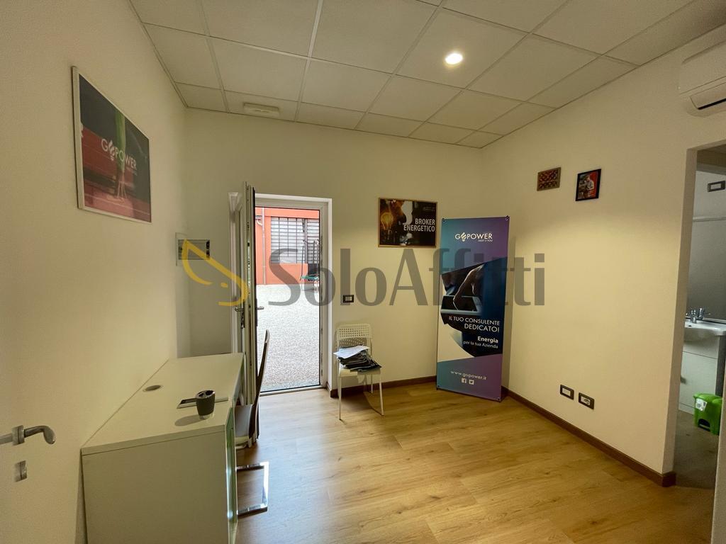 Locale commerciale in affitto, Gallarate sciar�