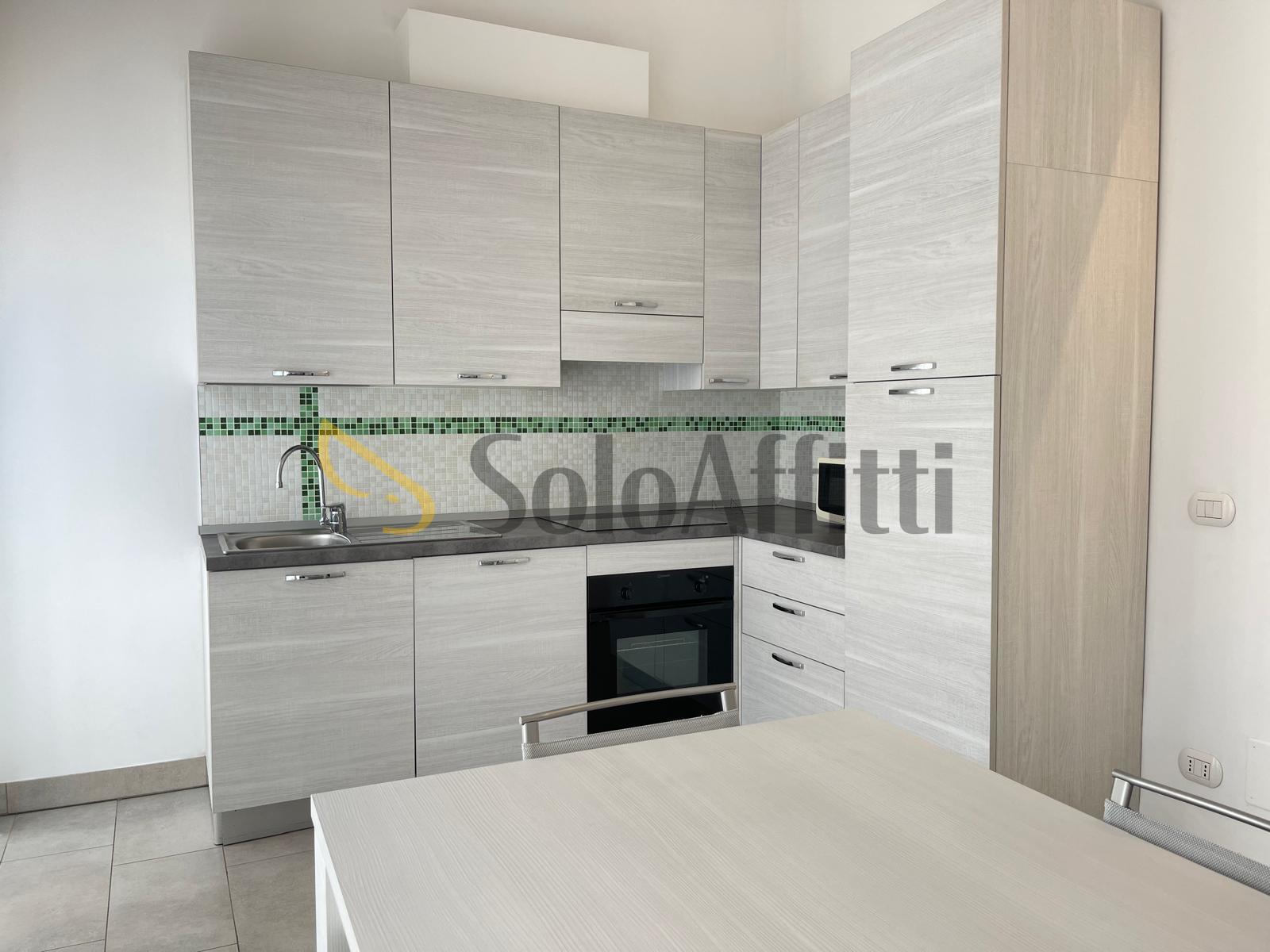 Bilocale con terrazzo, Gallarate centro