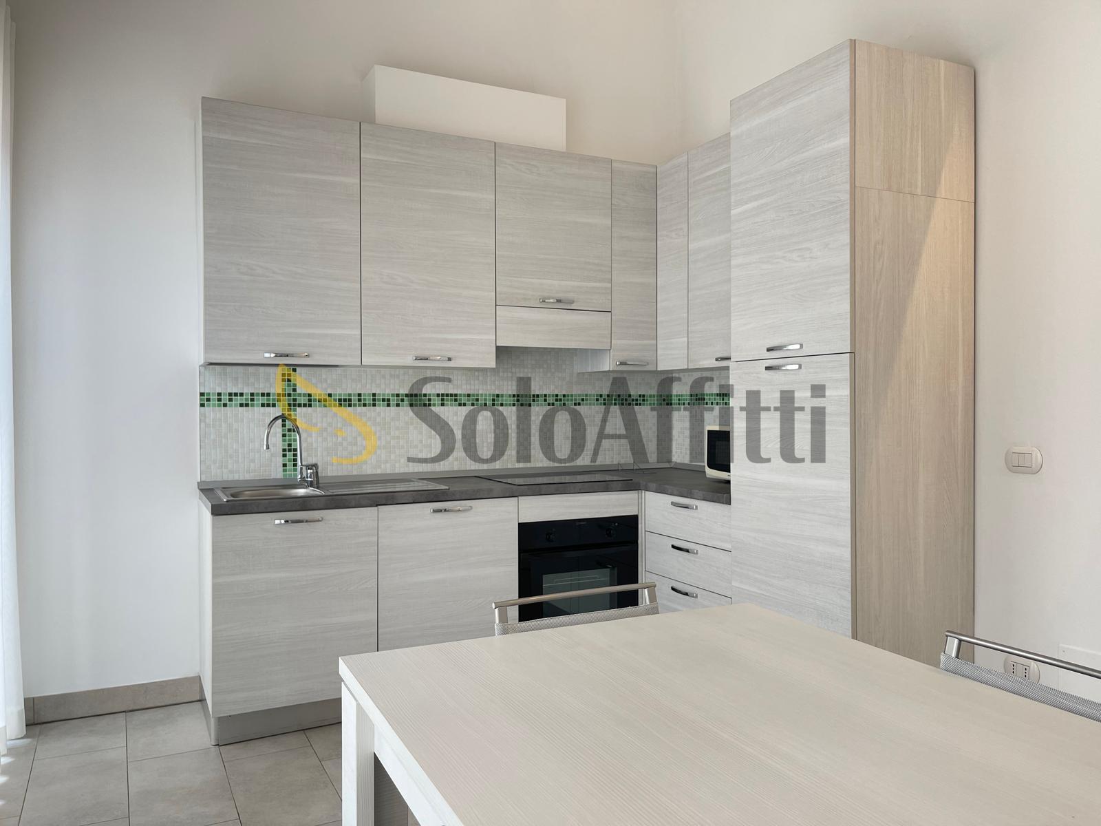 Bilocale con terrazzo, Gallarate centro