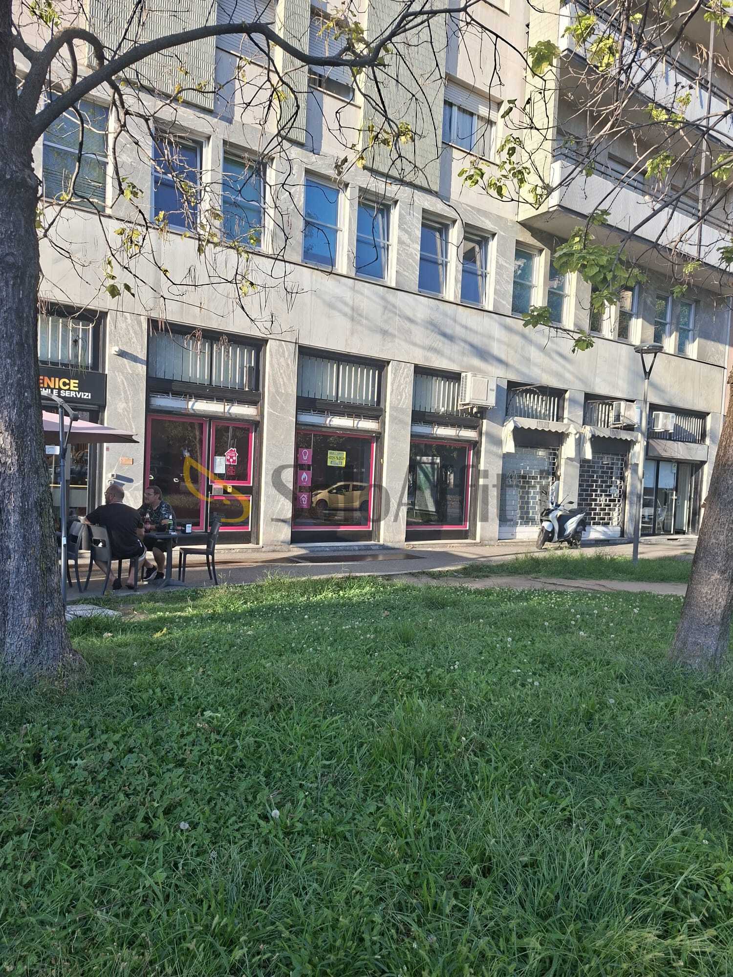 Locale commerciale in affitto, Gallarate centro