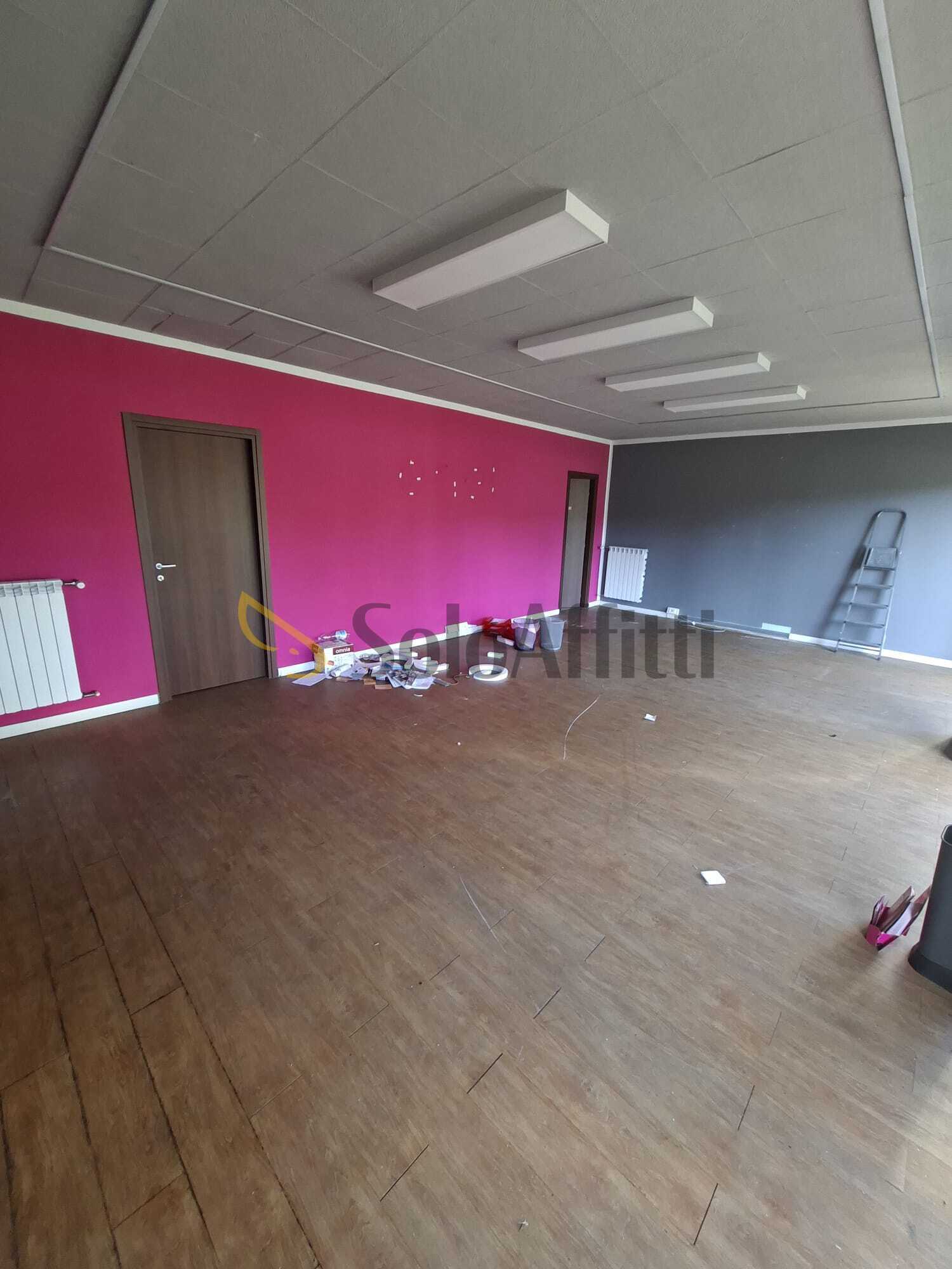 Locale commerciale in affitto, Gallarate centro
