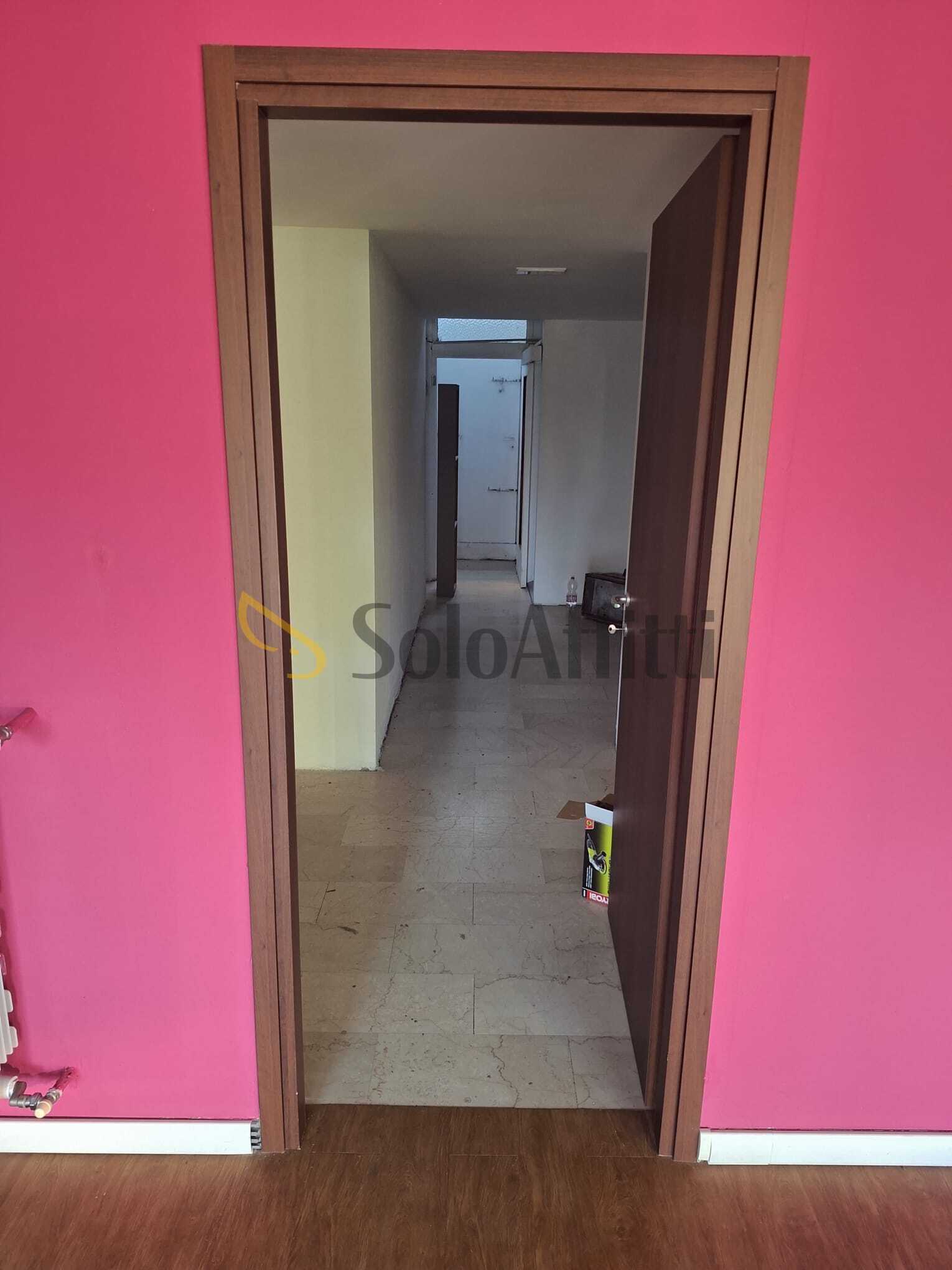 Locale commerciale in affitto, Gallarate centro