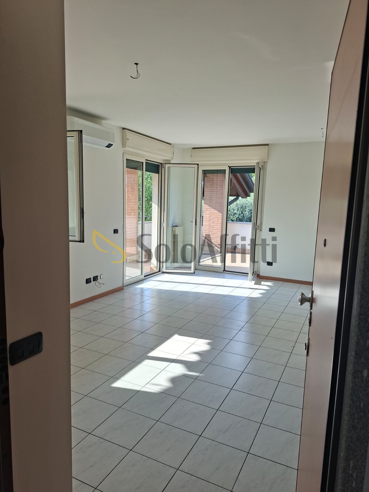Villa con terrazzo a Olgiate Olona