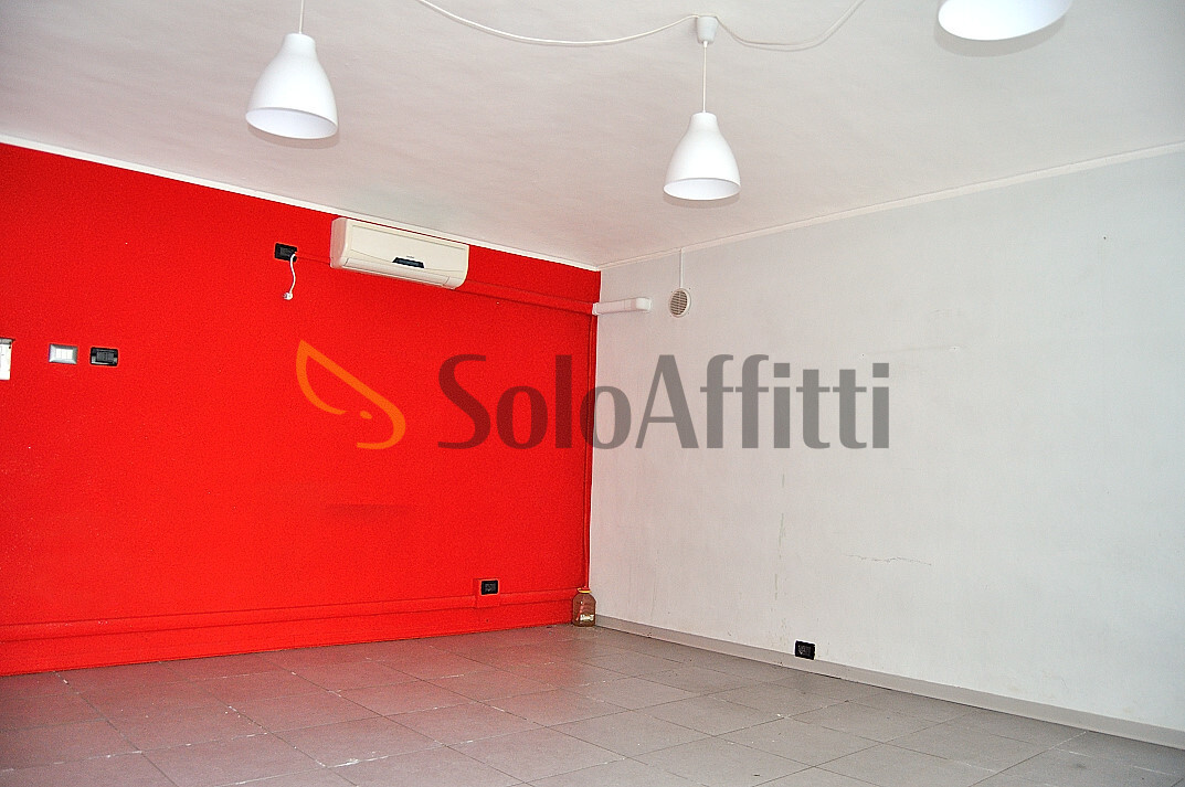 Locale commerciale ristrutturata in via leini 13, Settimo Torinese