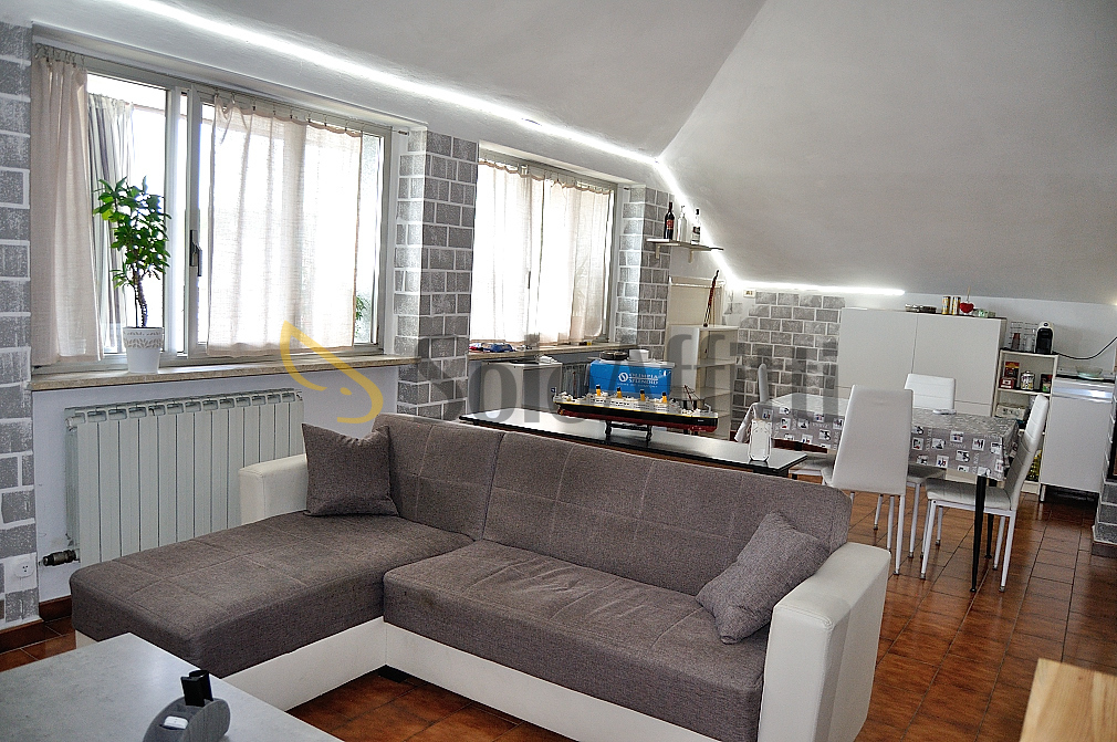 Loft con box in via piave 12, Leini