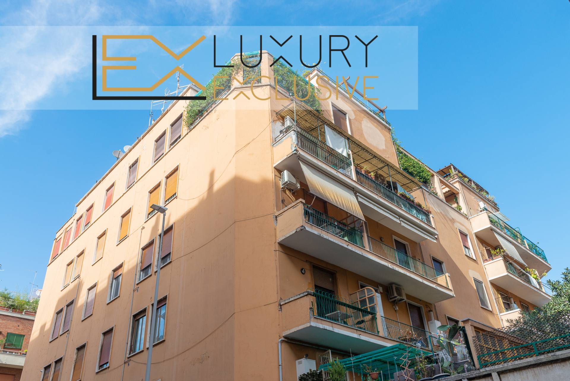 Appartamento in vendita a Roma, Bologna