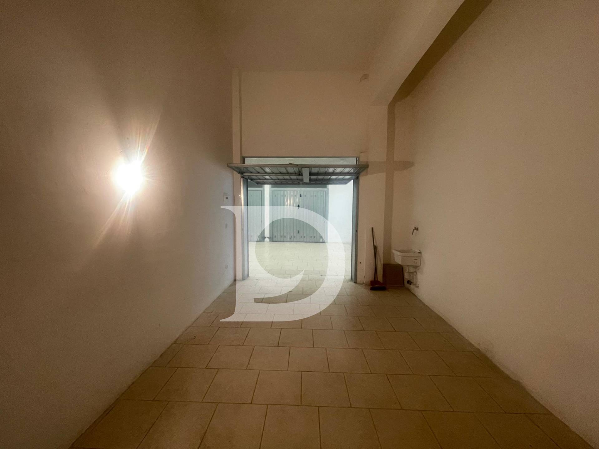 Box o garage in vendita a Pescara, Centro